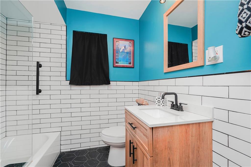 221 Arlo Road, Staten  Island, New York, 10301 image 9