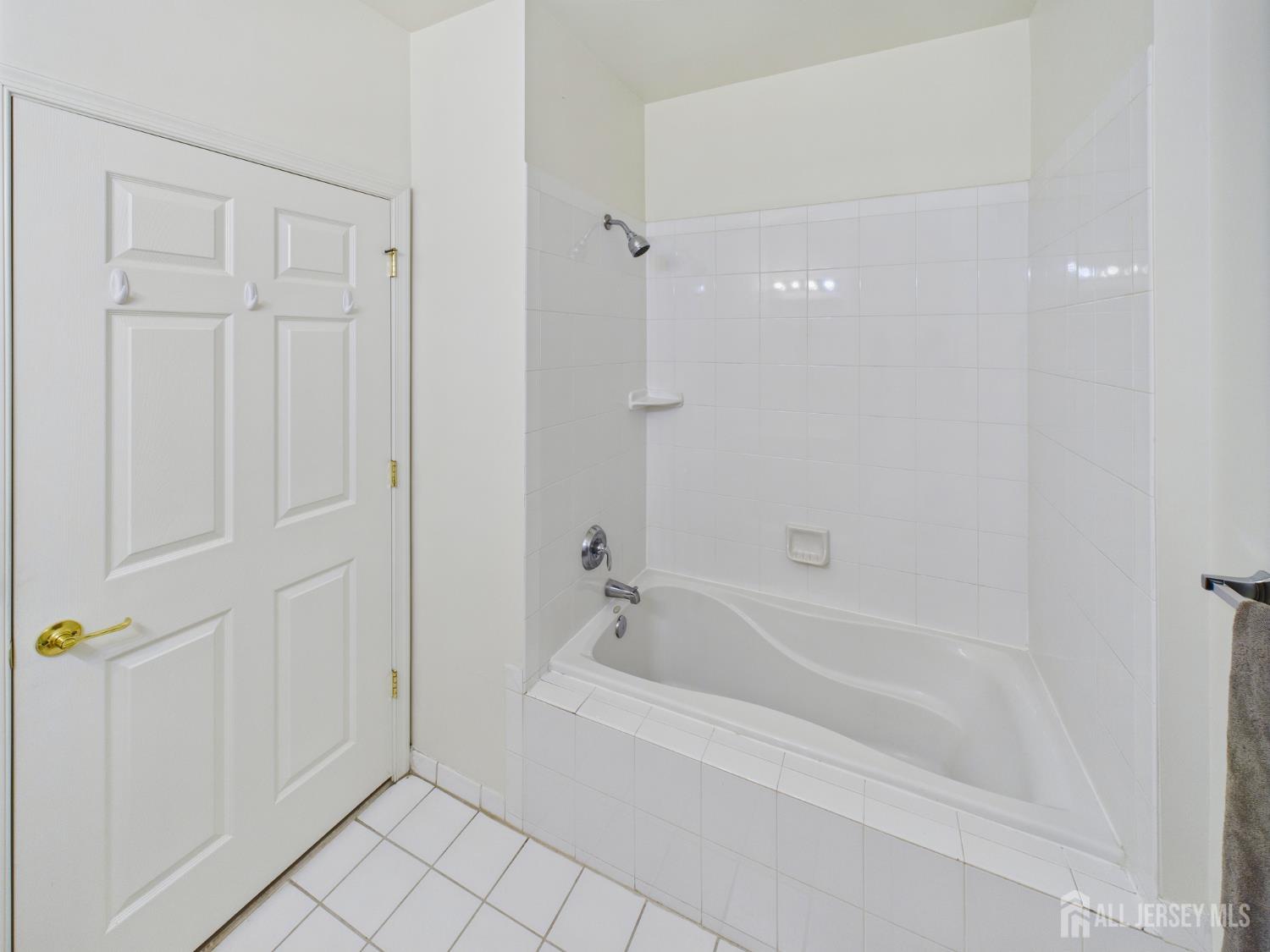 1102 Cedar Village Boulevard, East Brunswick, NJ, 08816 image 28