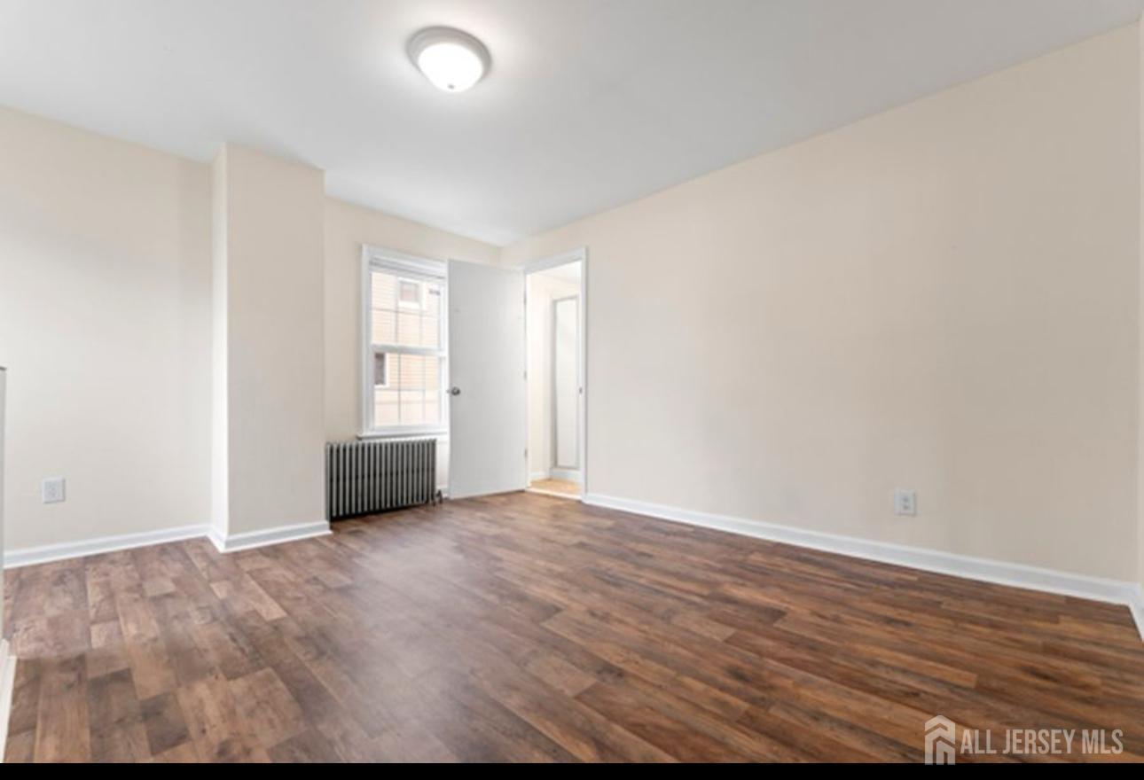5 Warren Street Image 1