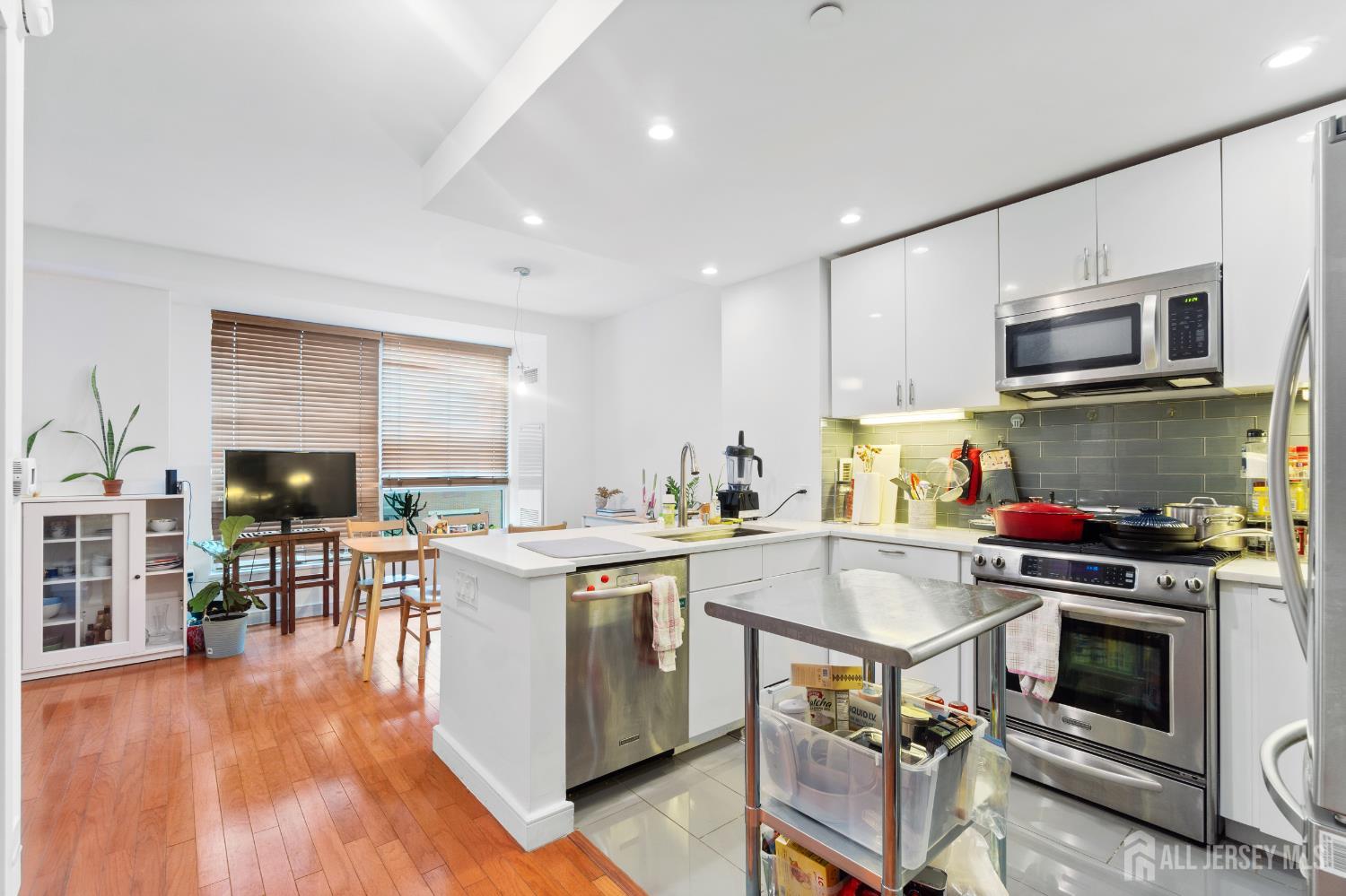 1 Shore Lane Image 1