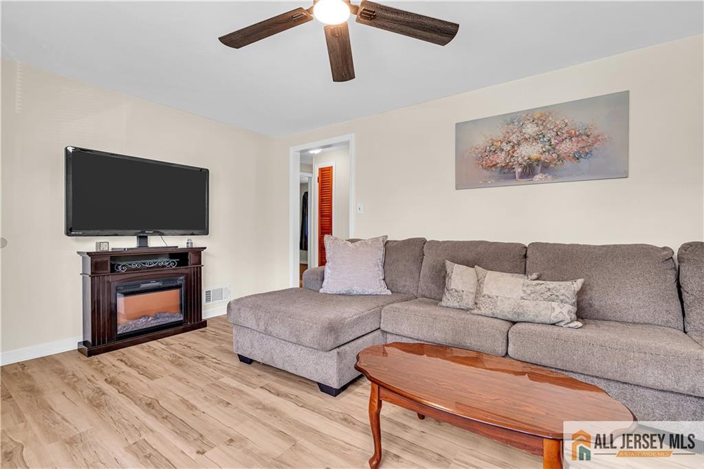 513 Howard Avenue Image 2