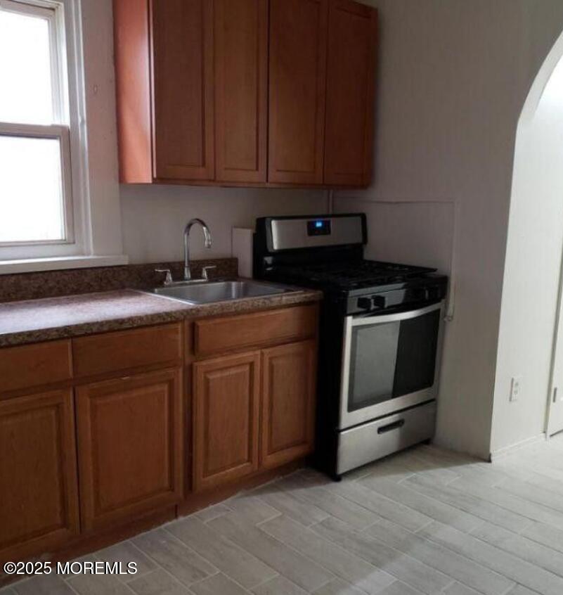 40 Shore Boulevard B Image 1