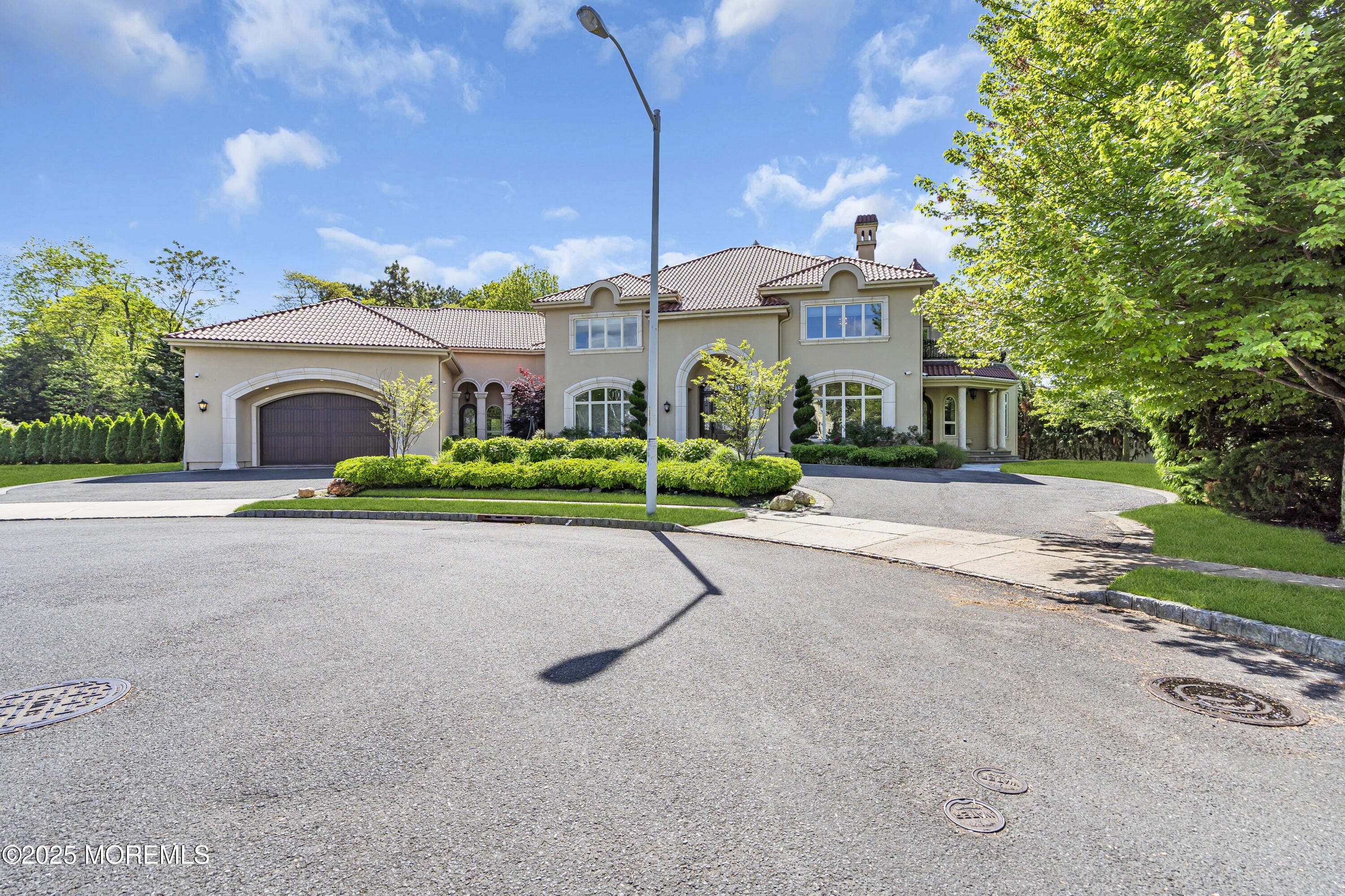 5 Champlain Court Image 4