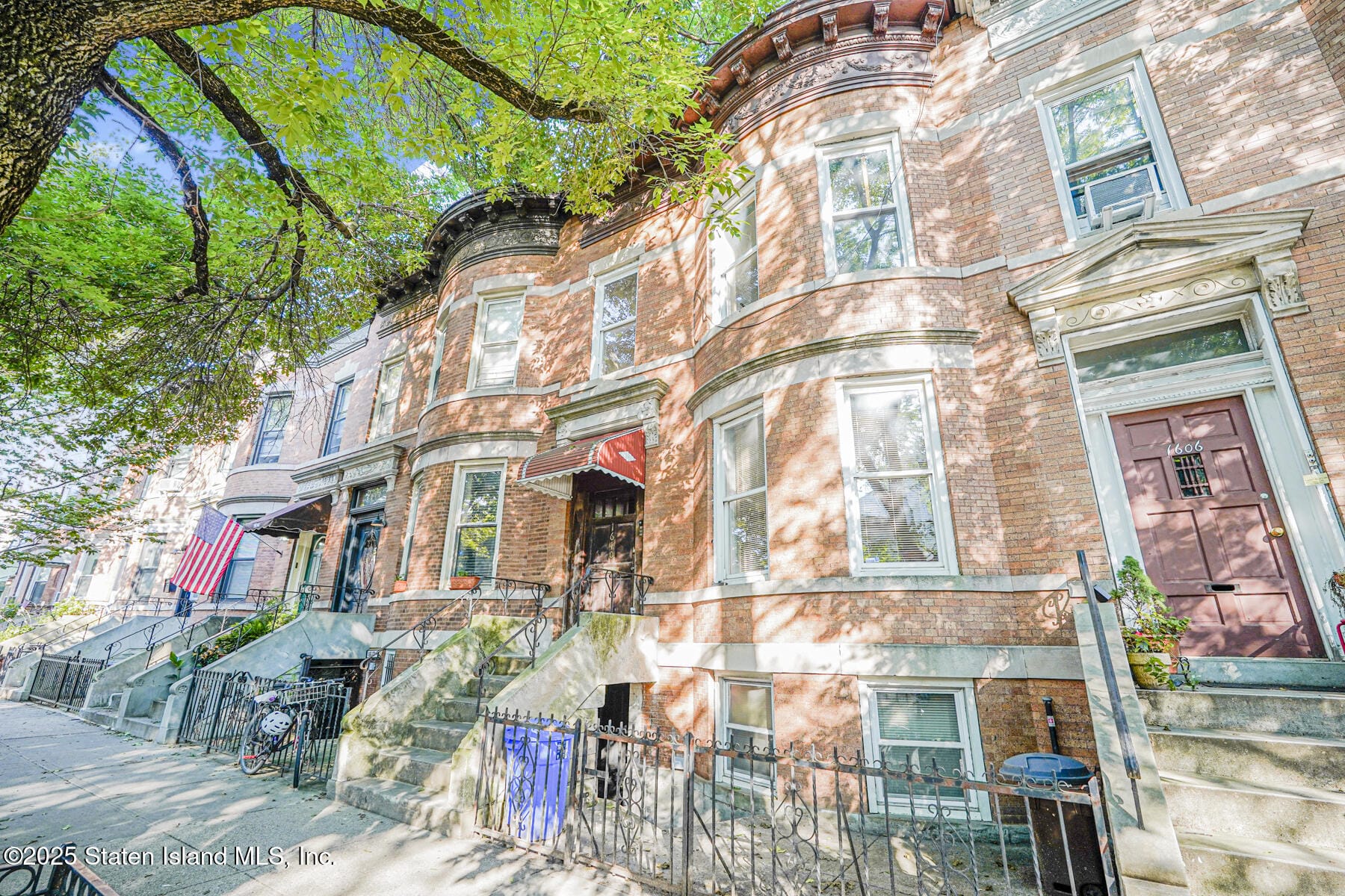 1610 10th Ave Avenue Image 2