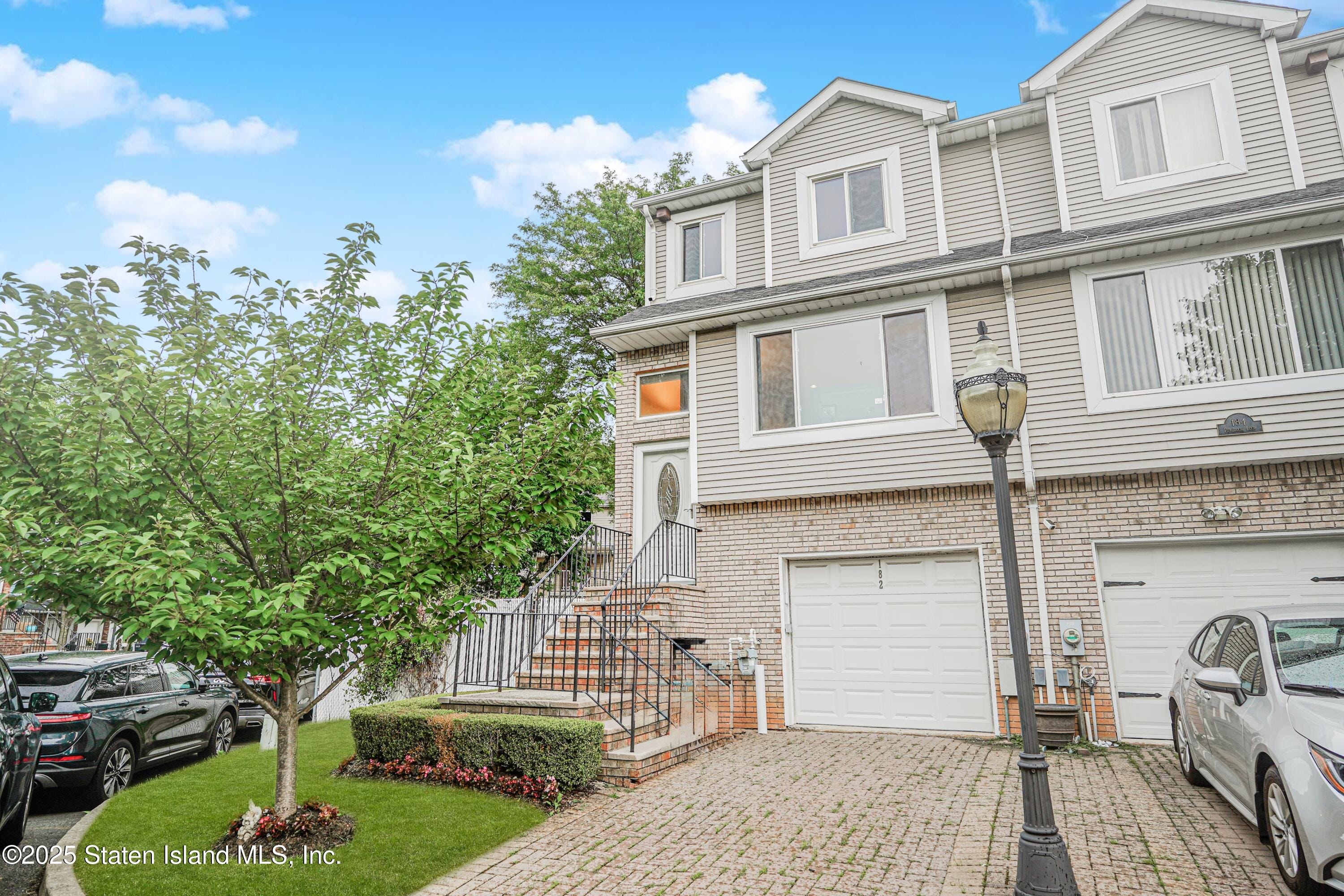 182 Pembrook Loop Image 1