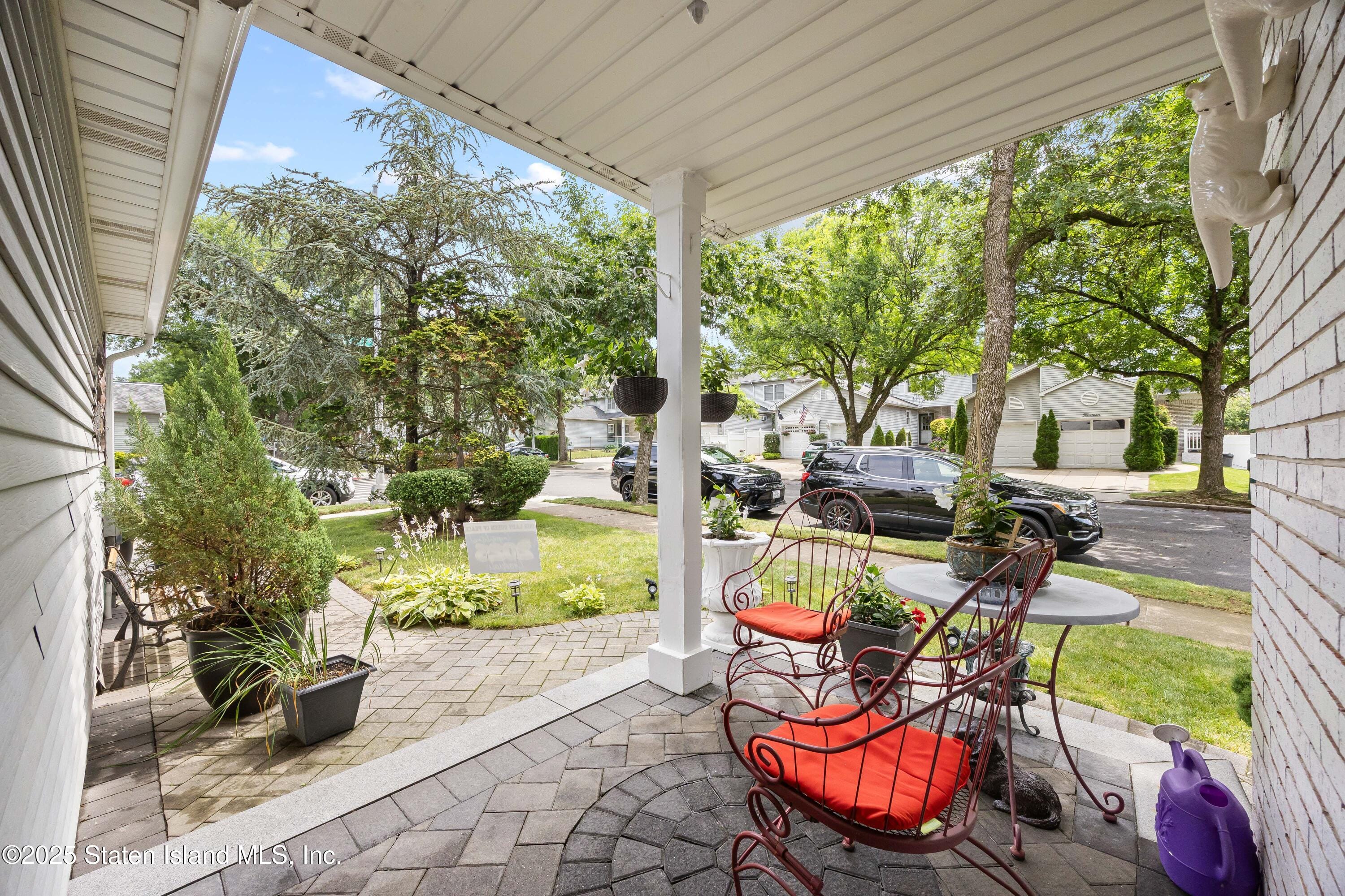 8 Carpenter Avenue Image 2