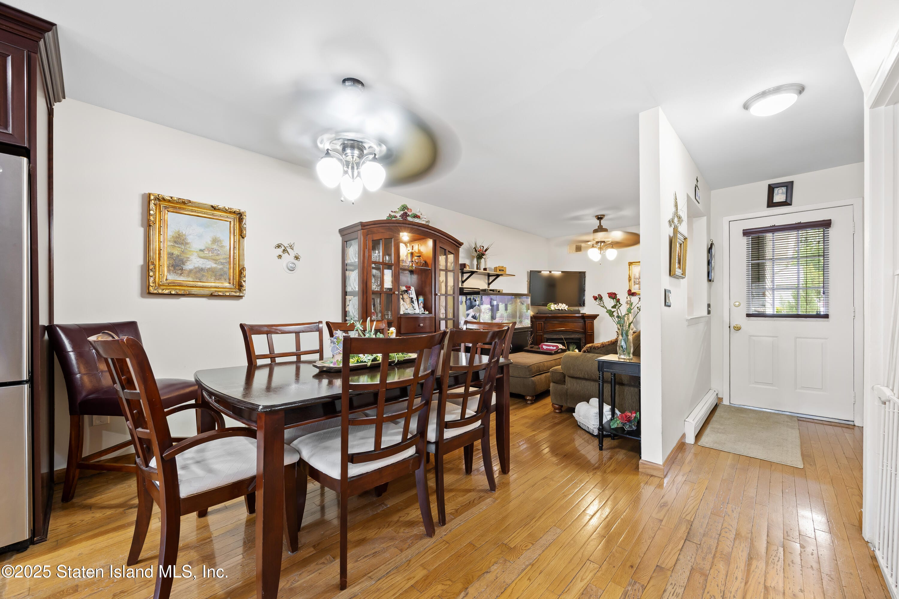 8 Carpenter Avenue Image 4