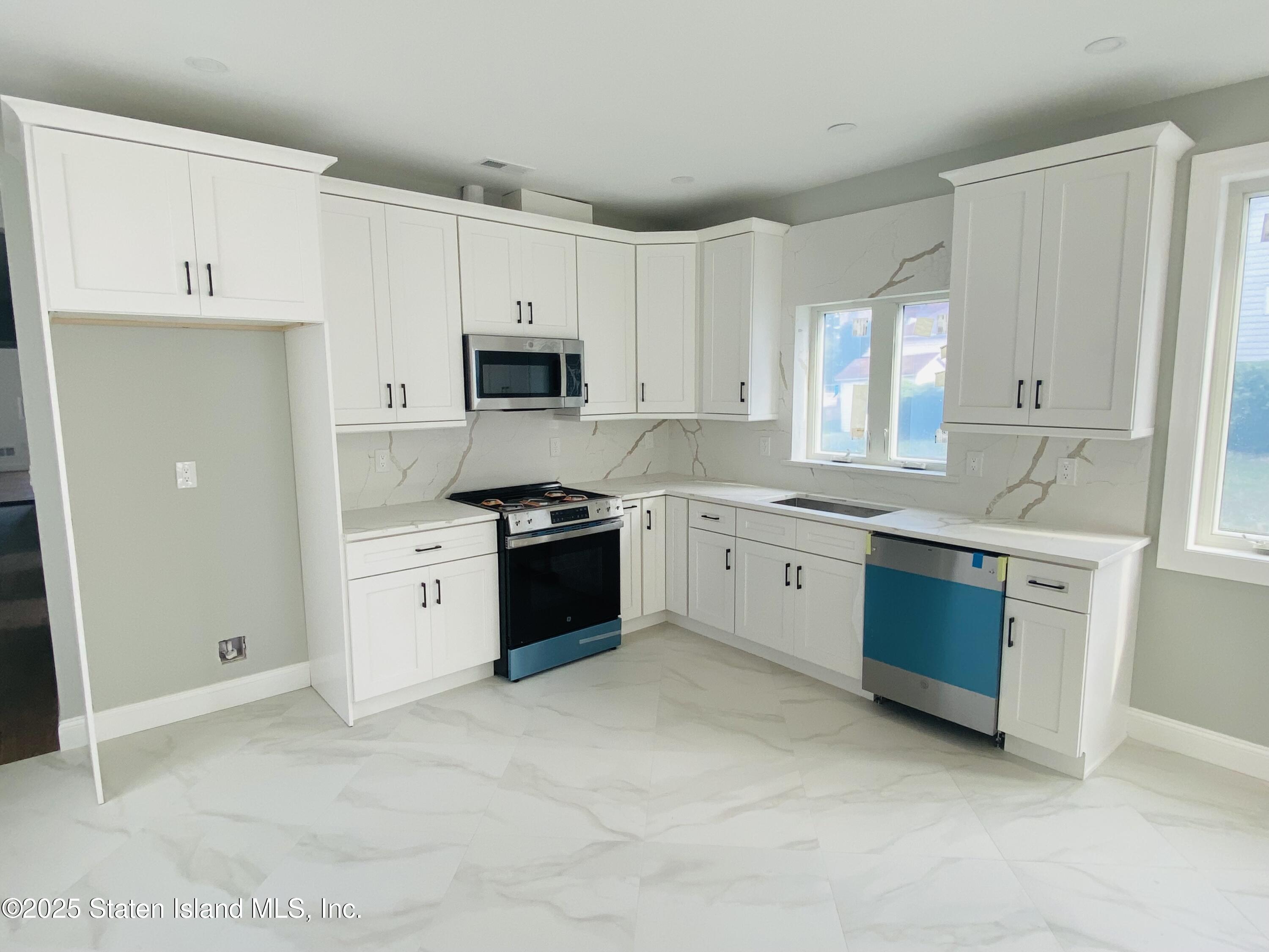 20 Brown Place Image 3