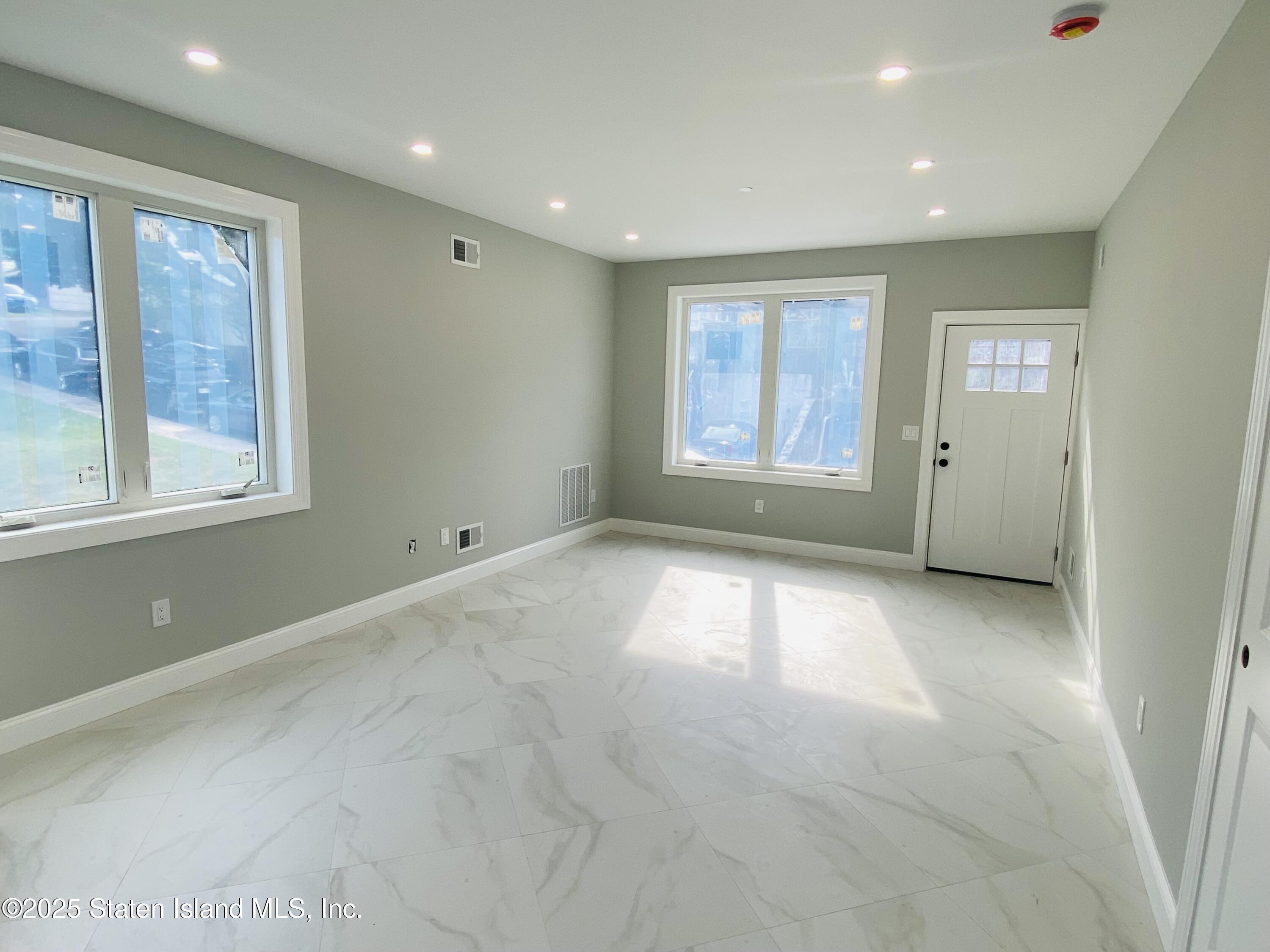 20 Brown Place Image 5