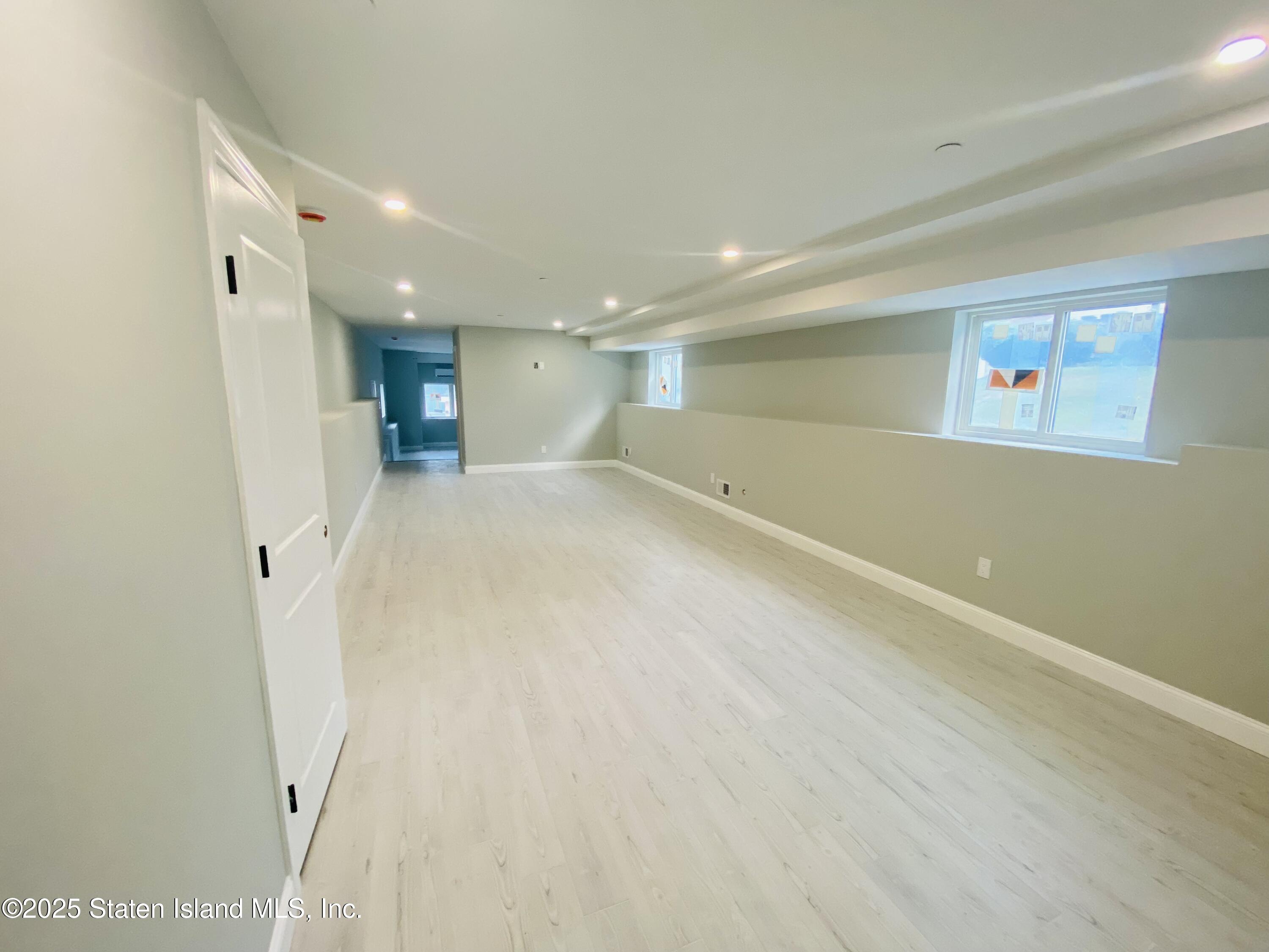 20 Brown Place, Staten Island, NY, 10305 image 11