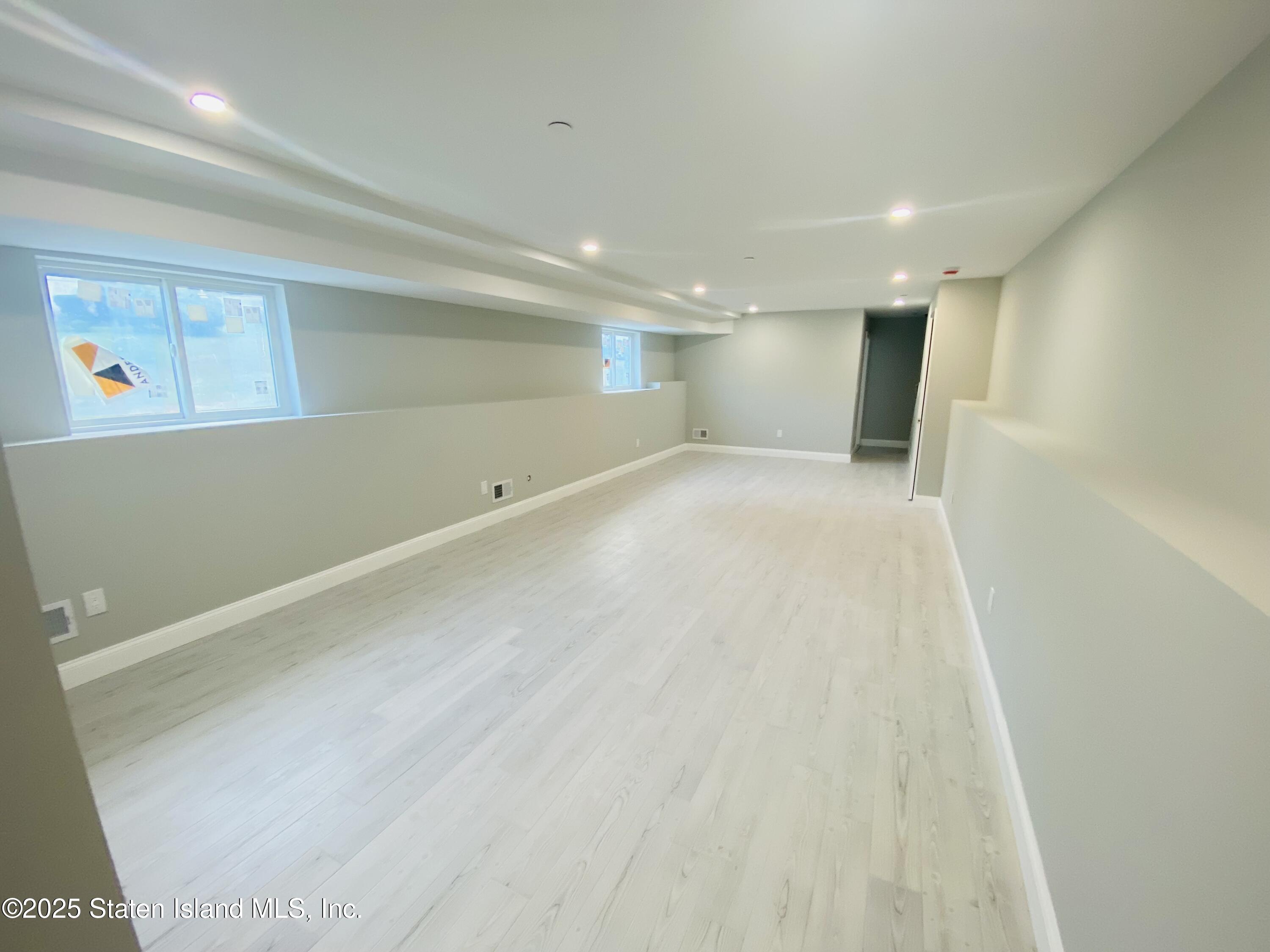 20 Brown Place, Staten Island, NY, 10305 image 14