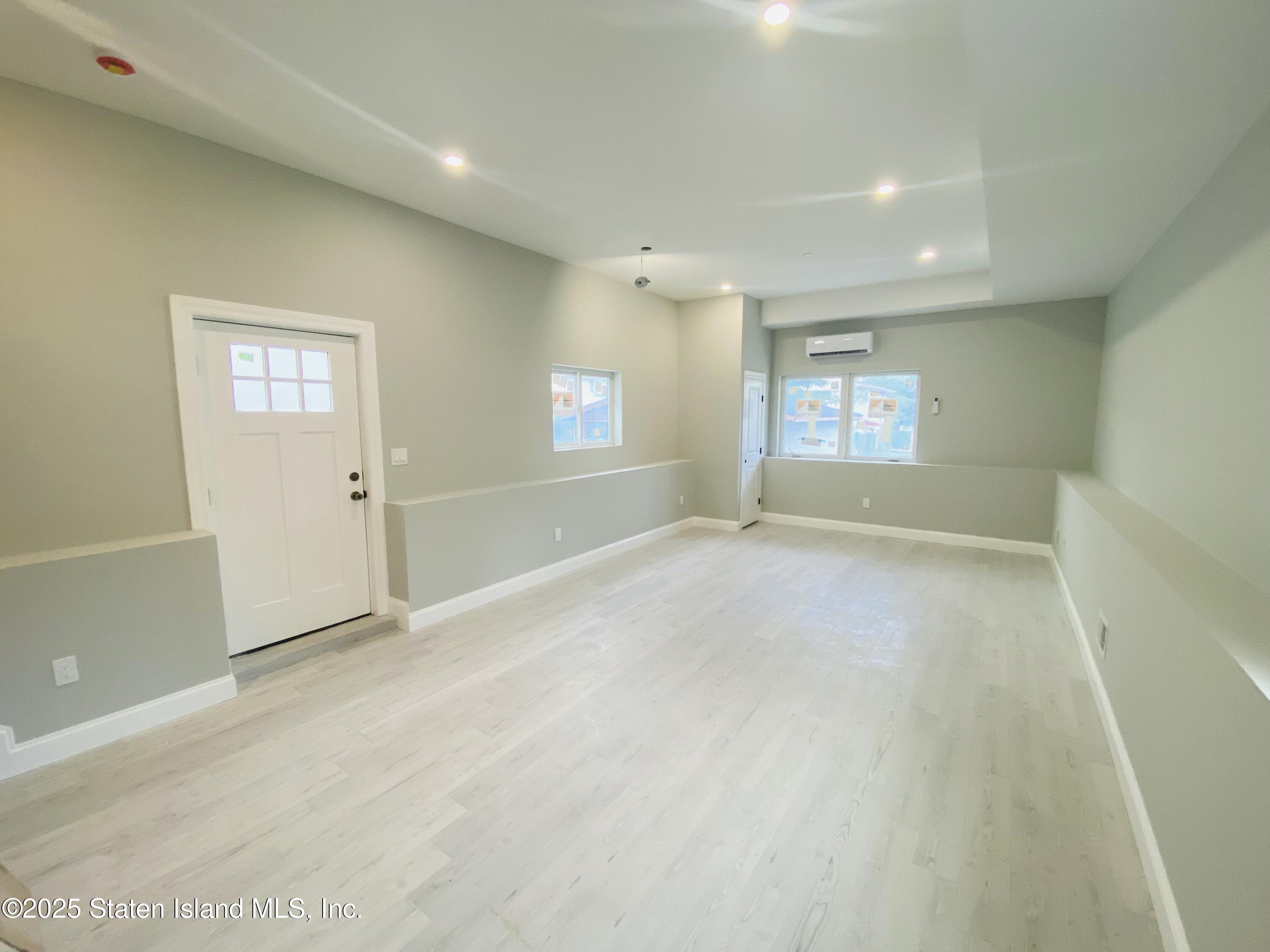 20 Brown Place, Staten Island, NY, 10305 image 15