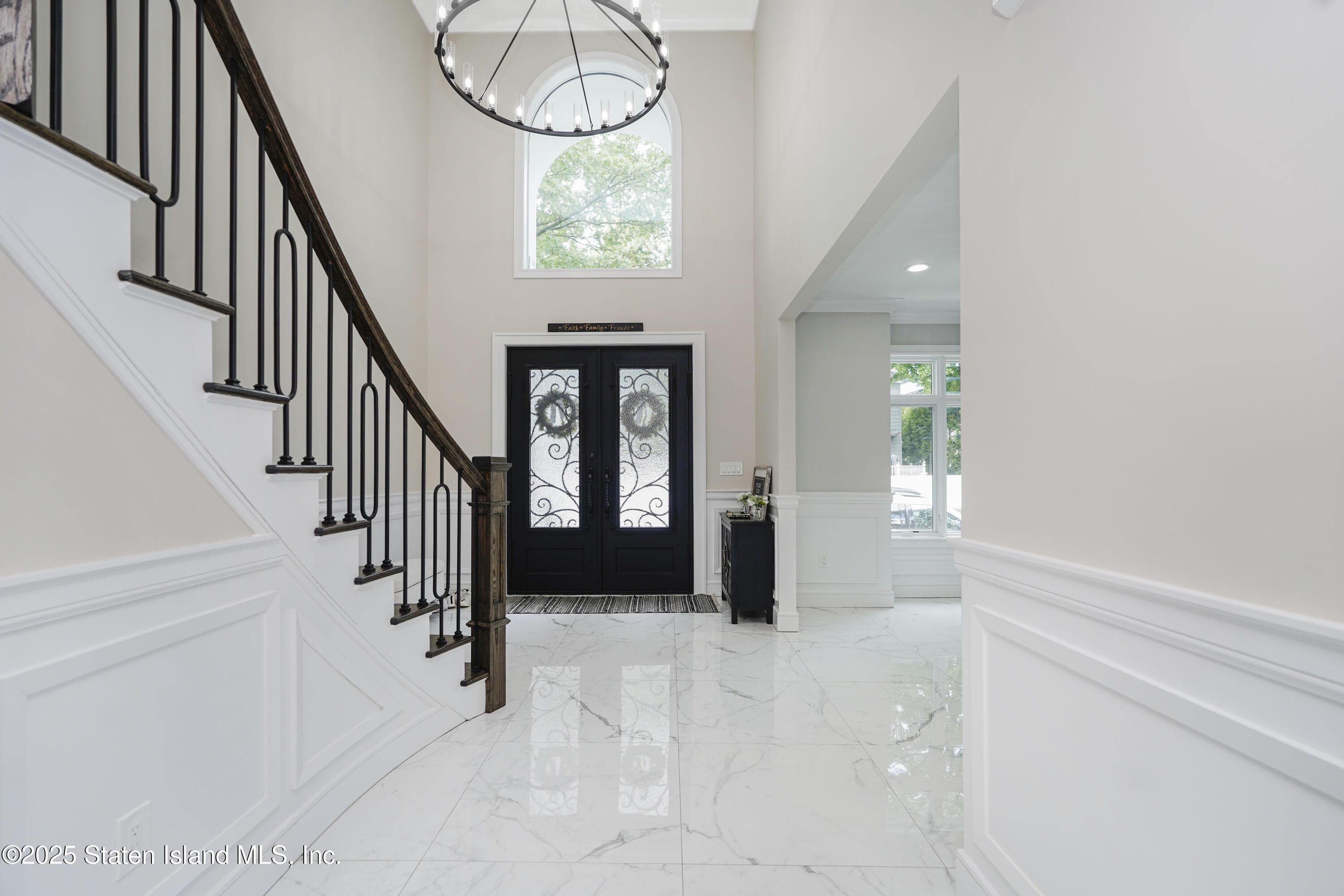 108 Giffords Lane Image 3