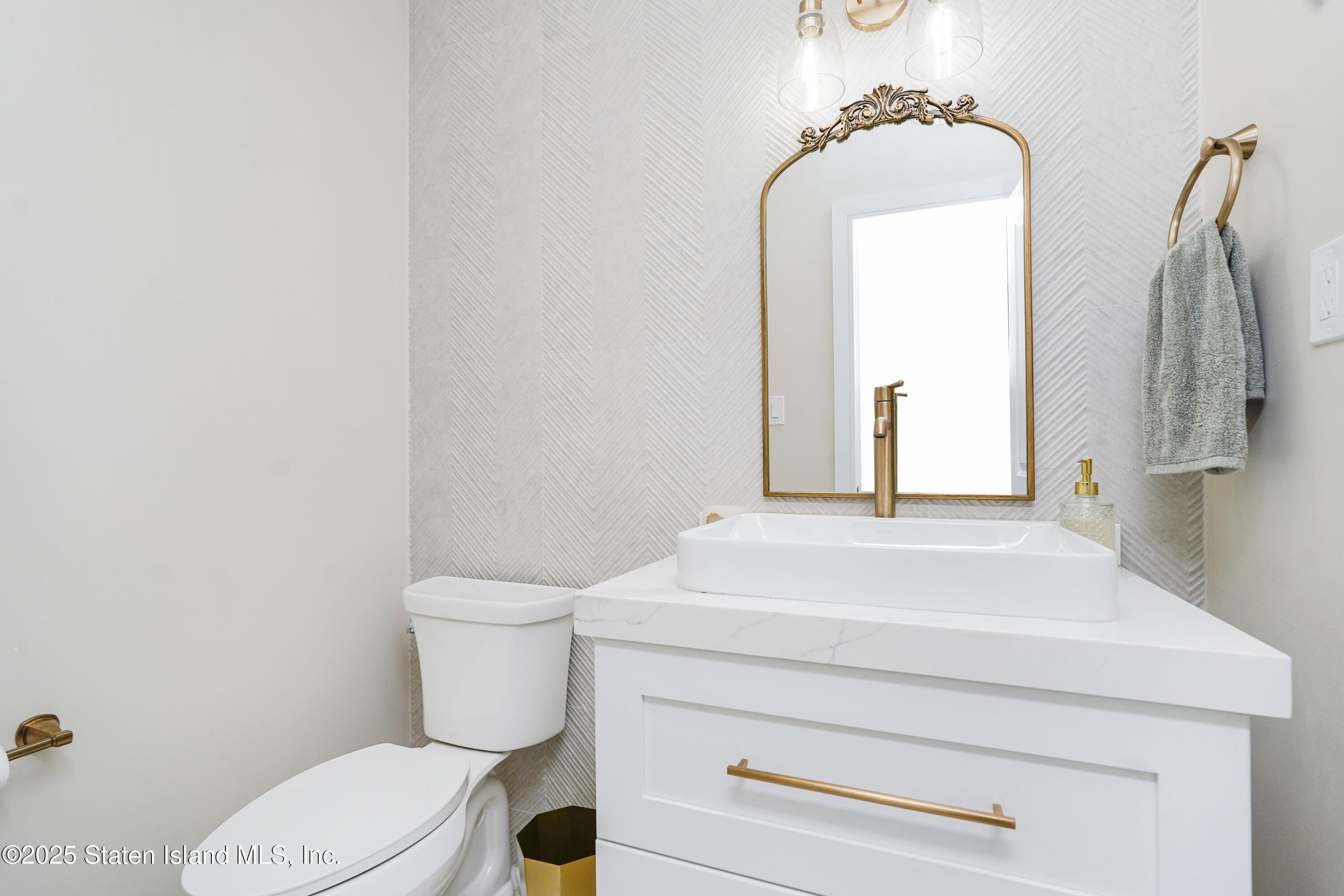 108 Giffords Lane, Staten Island, NY, 10308 image 18