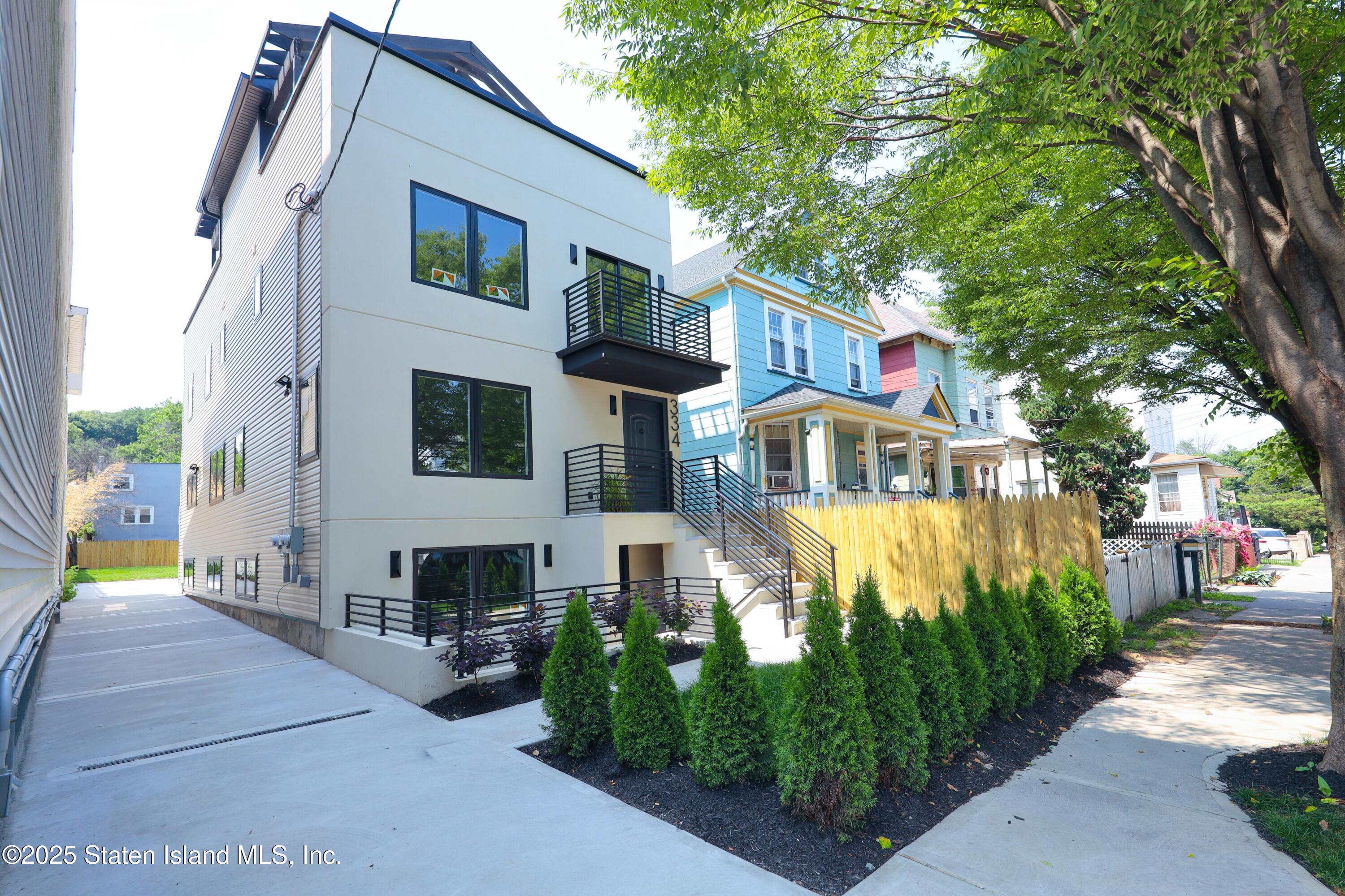 334 Van Duzer Street Image 1