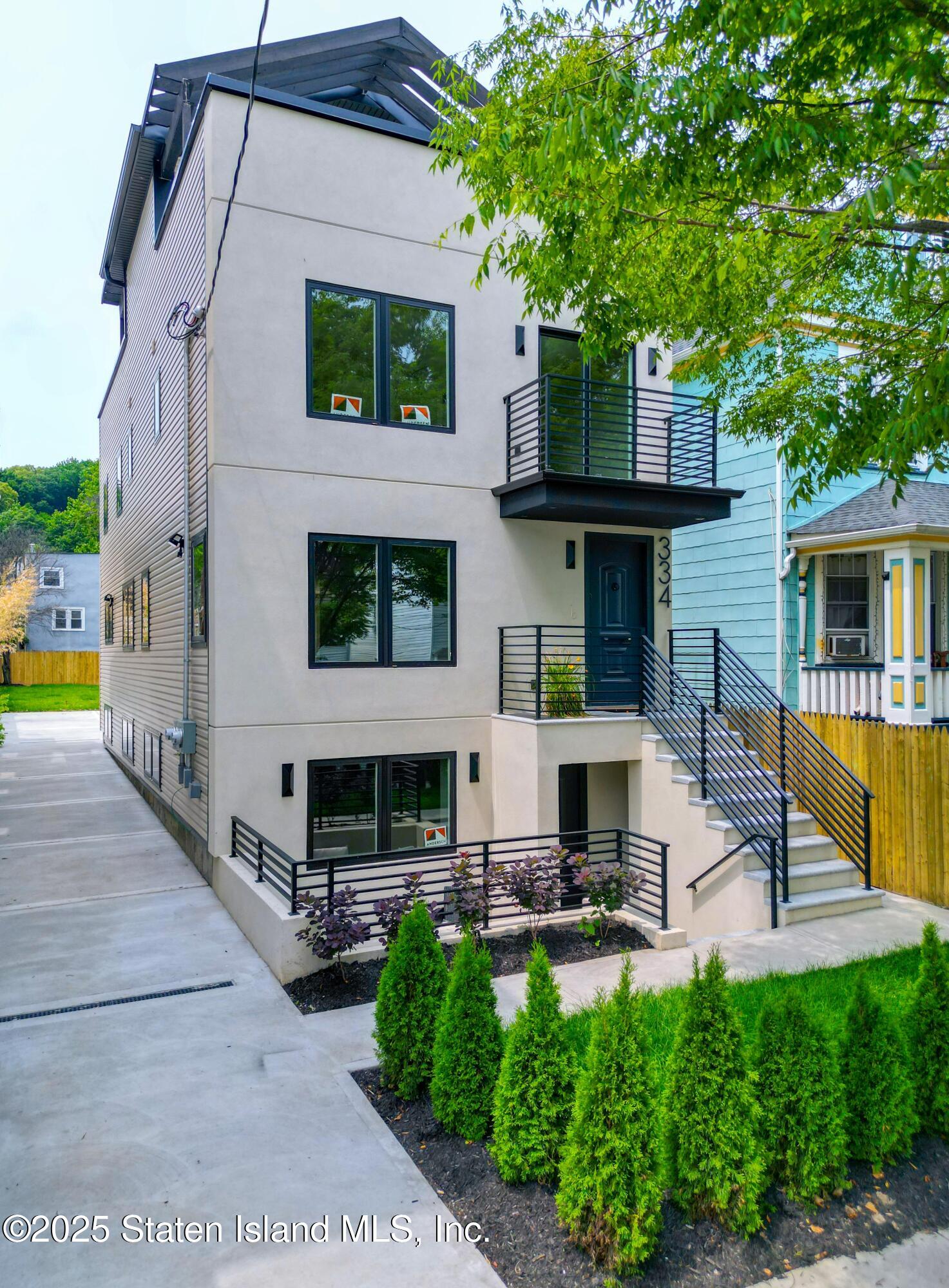 334 Van Duzer Street Image 3