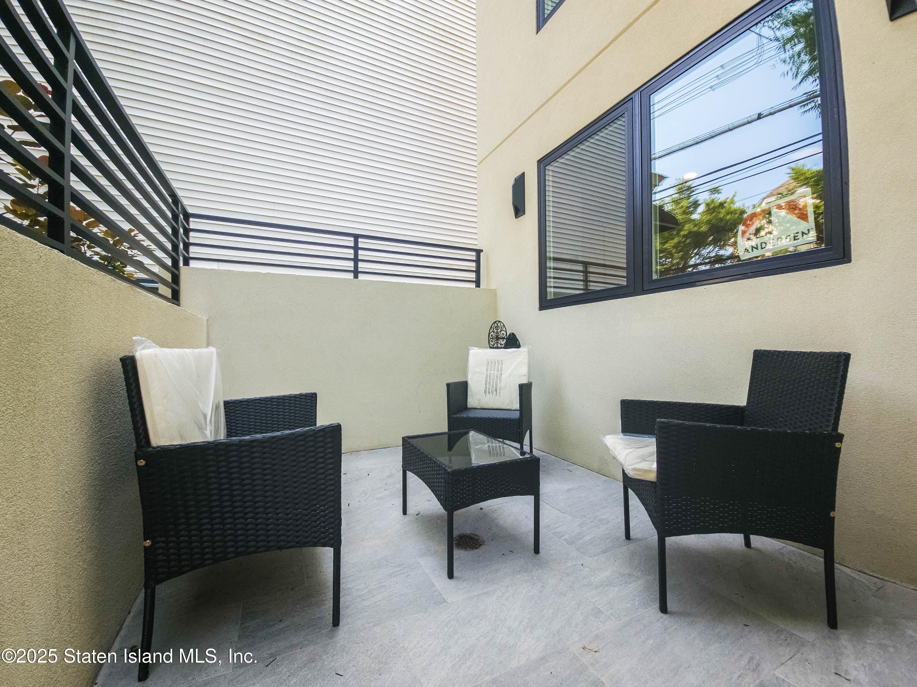 334 Van Duzer Street Image 4