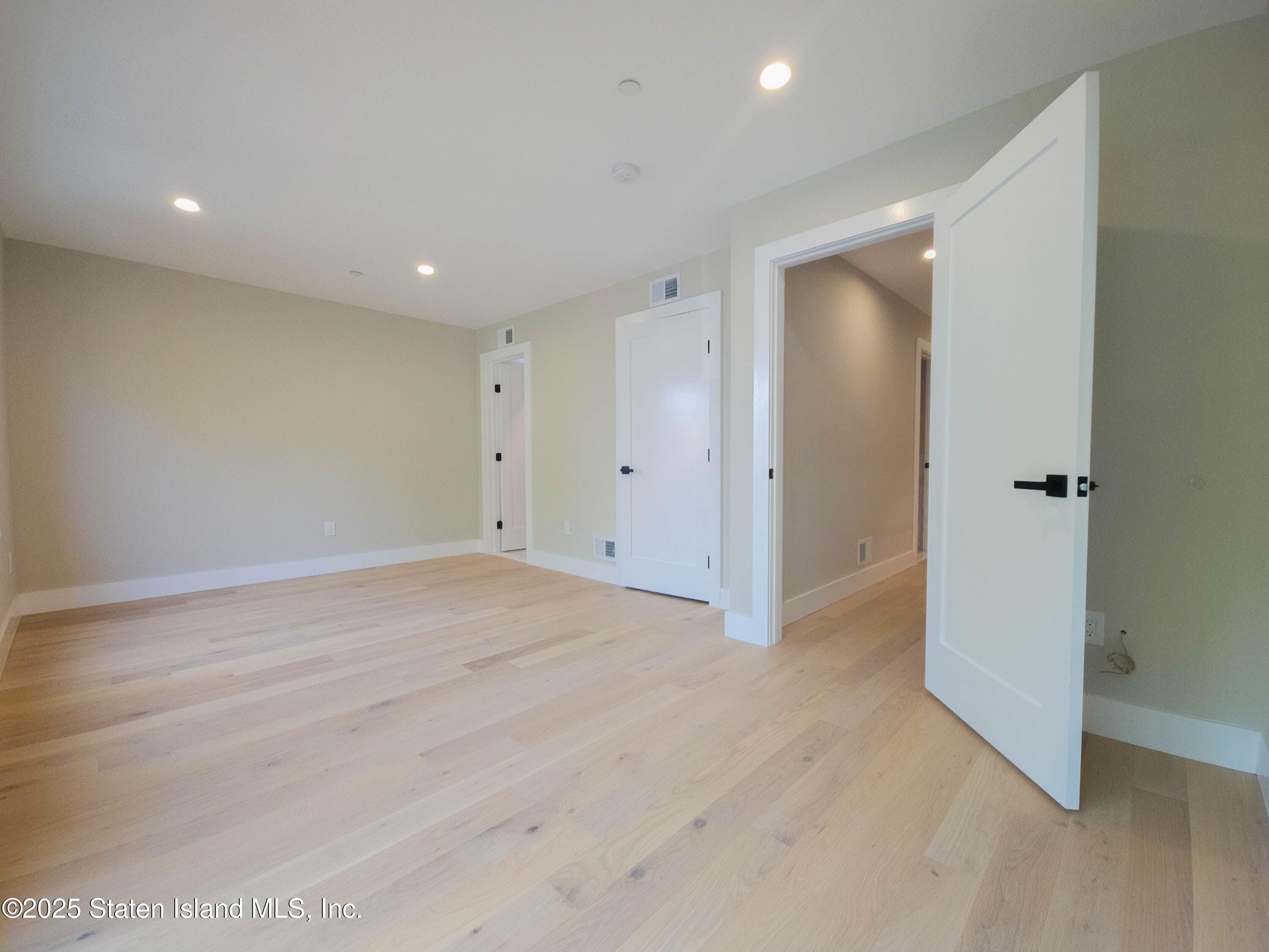 334 Van Duzer Street, Staten Island, NY, 10304 image 36