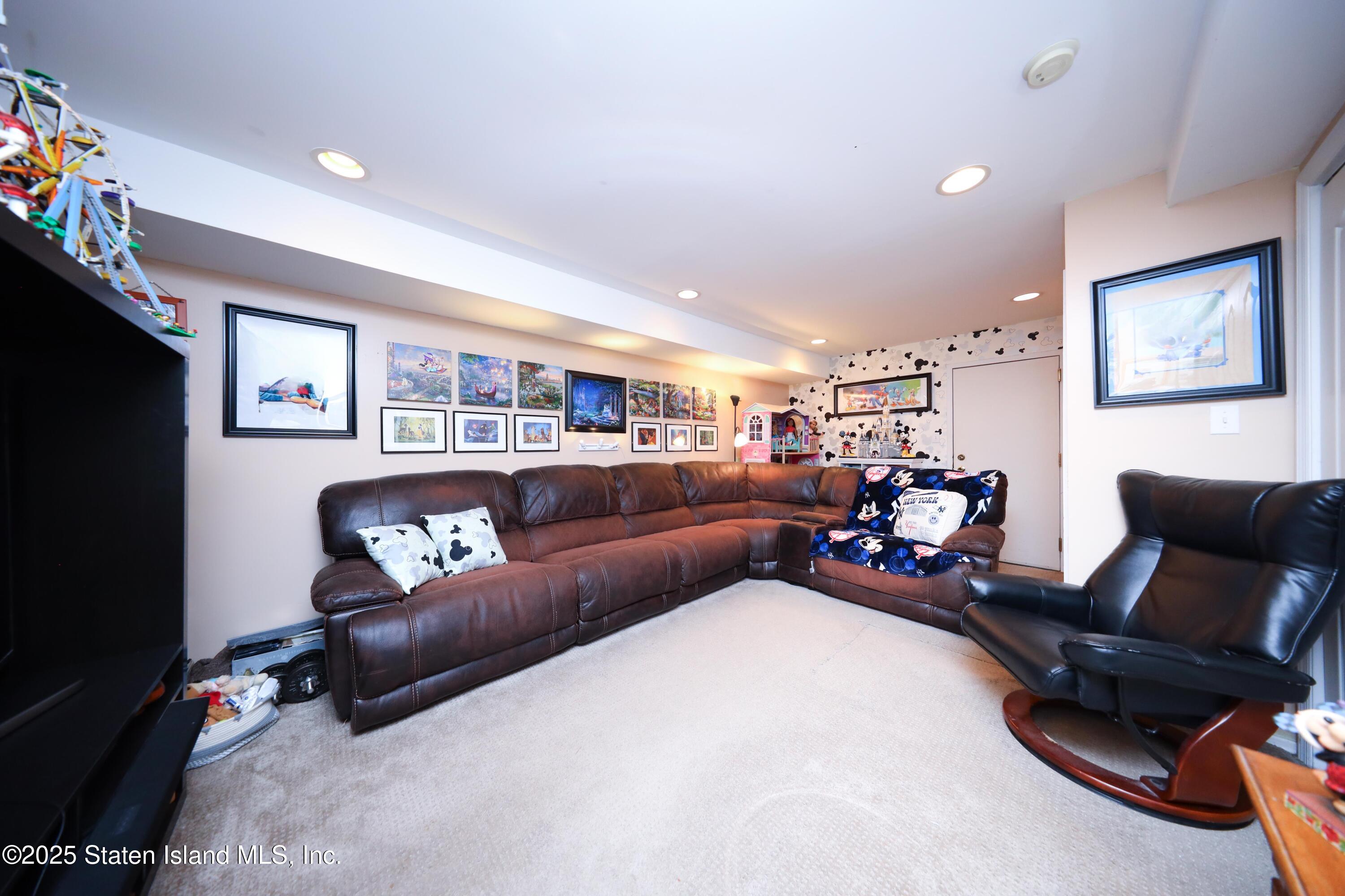 94 Sharrott Avenue, Staten Island, NY, 10309 image 13