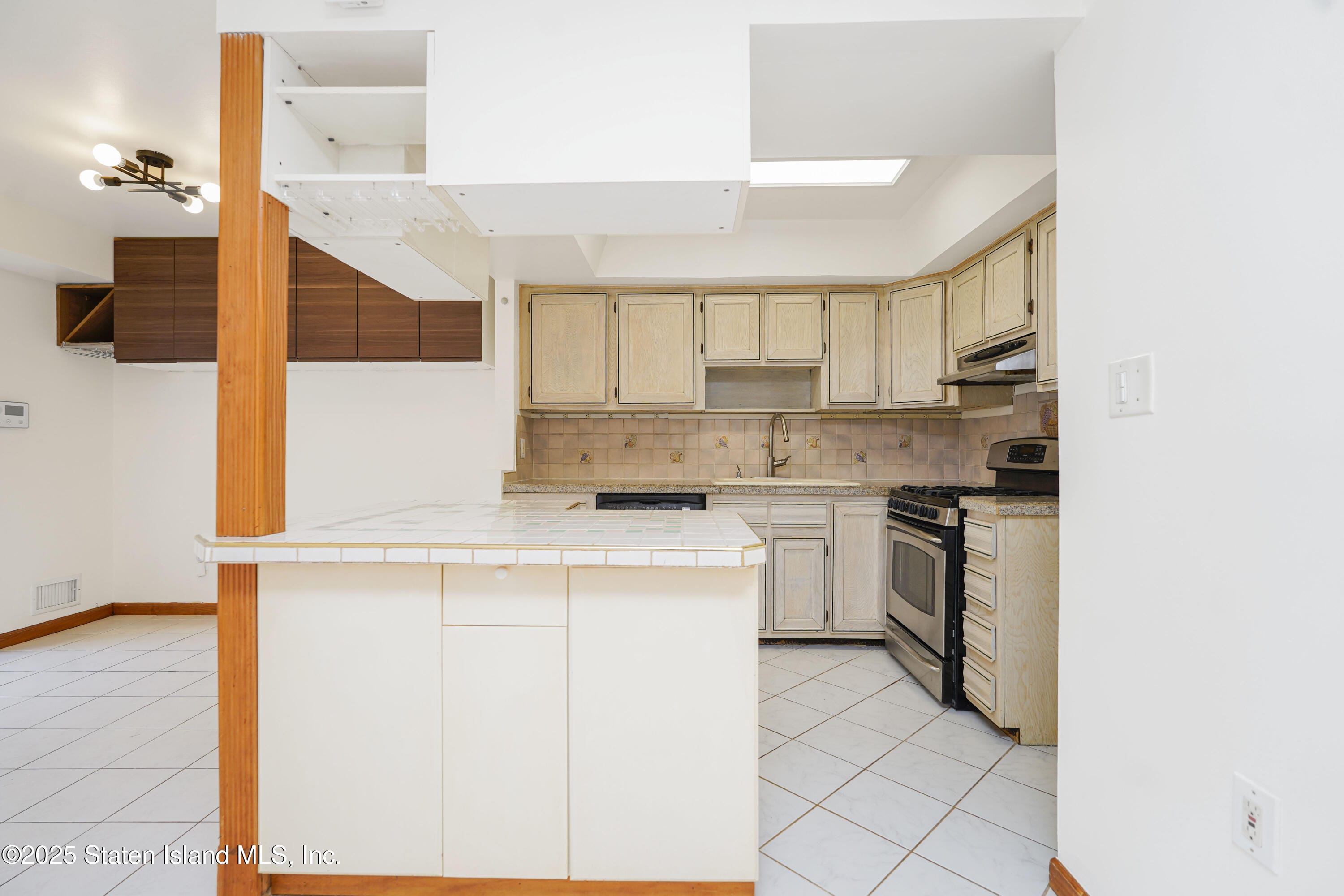 132 Parkview Loop, Staten Island, NY, 10314 image 9