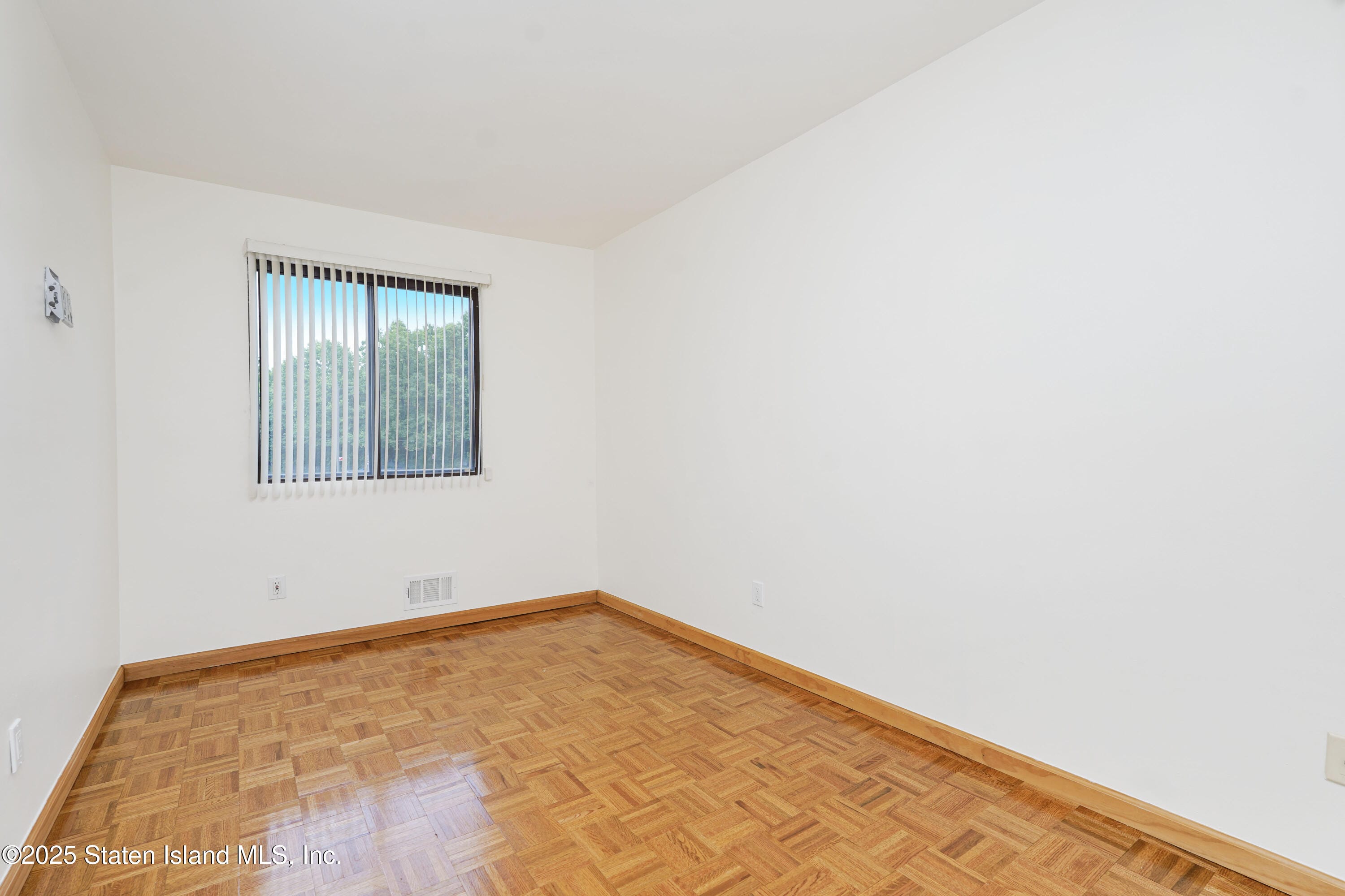 132 Parkview Loop, Staten Island, NY, 10314 image 13