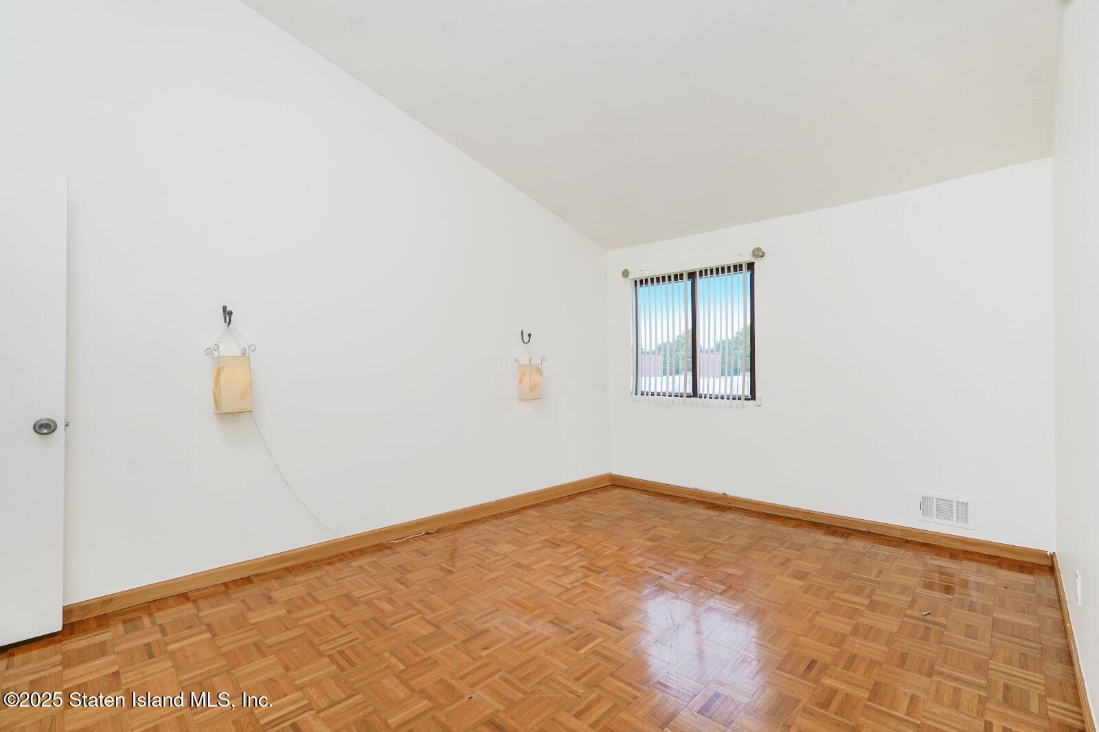 132 Parkview Loop, Staten Island, NY, 10314 image 17