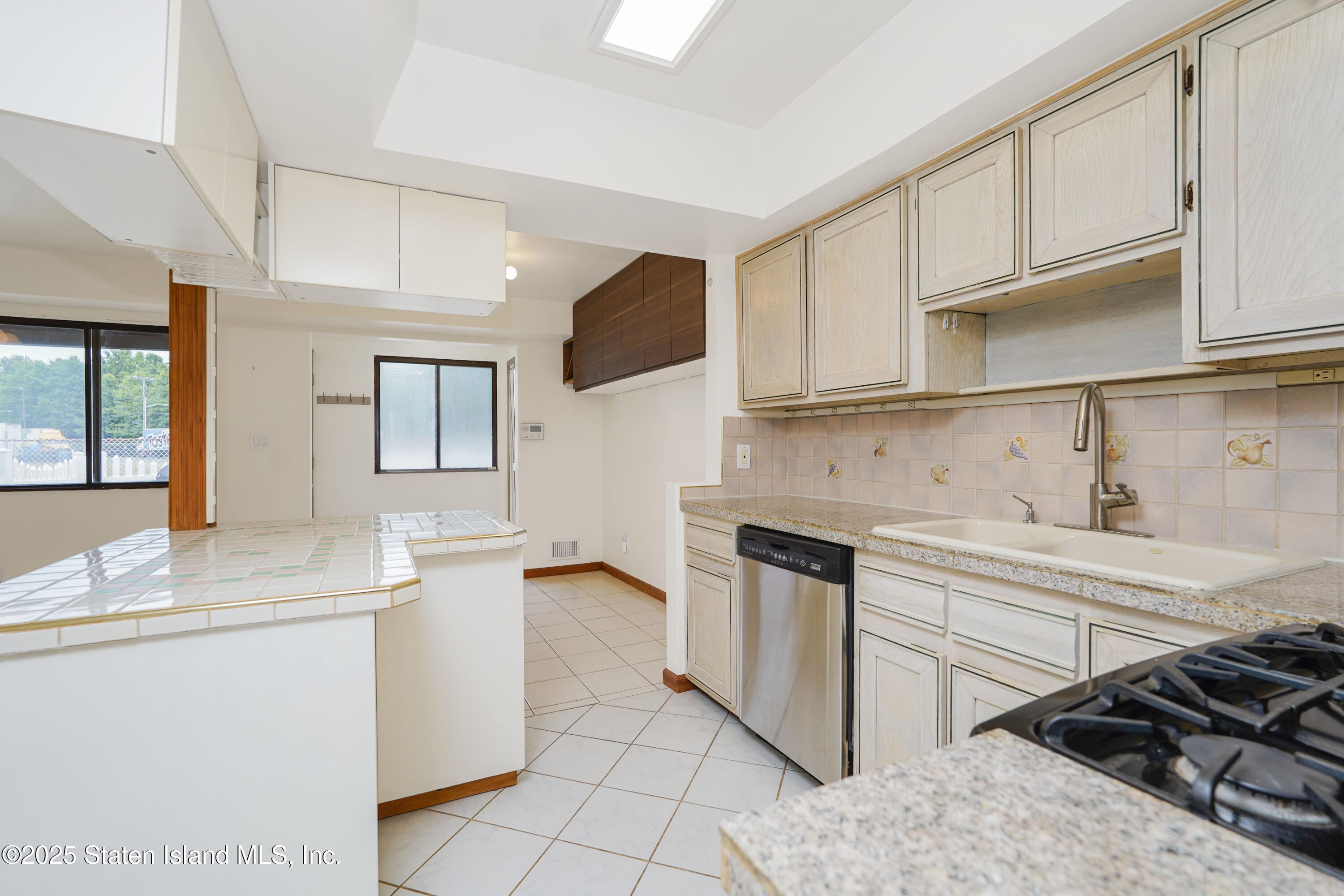 132 Parkview Loop, Staten Island, NY, 10314 image 11