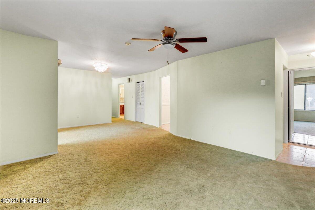 82 Amberly Drive D Image 4