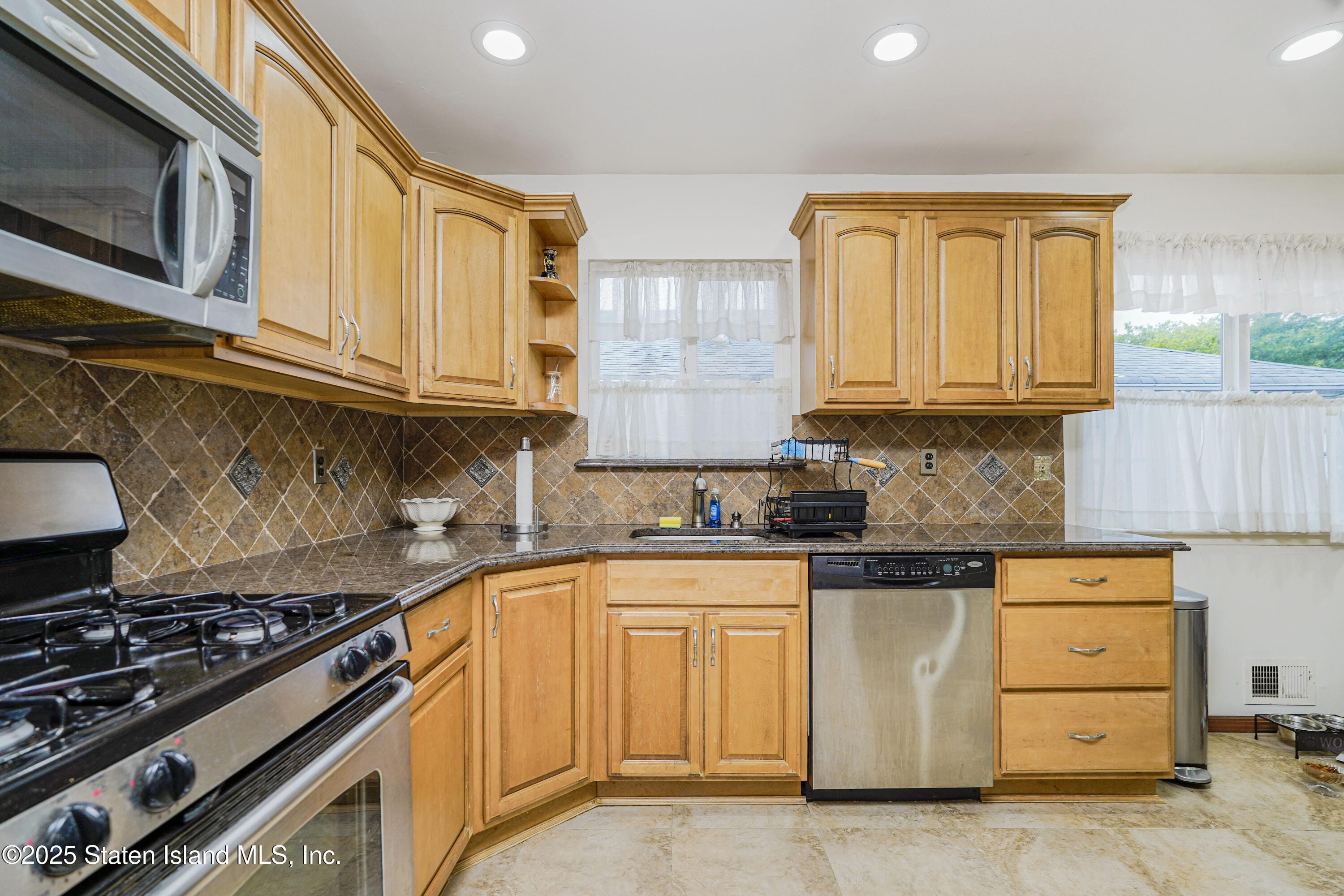 124 Woodbine Avenue, Staten Island, NY, 10314 image 9