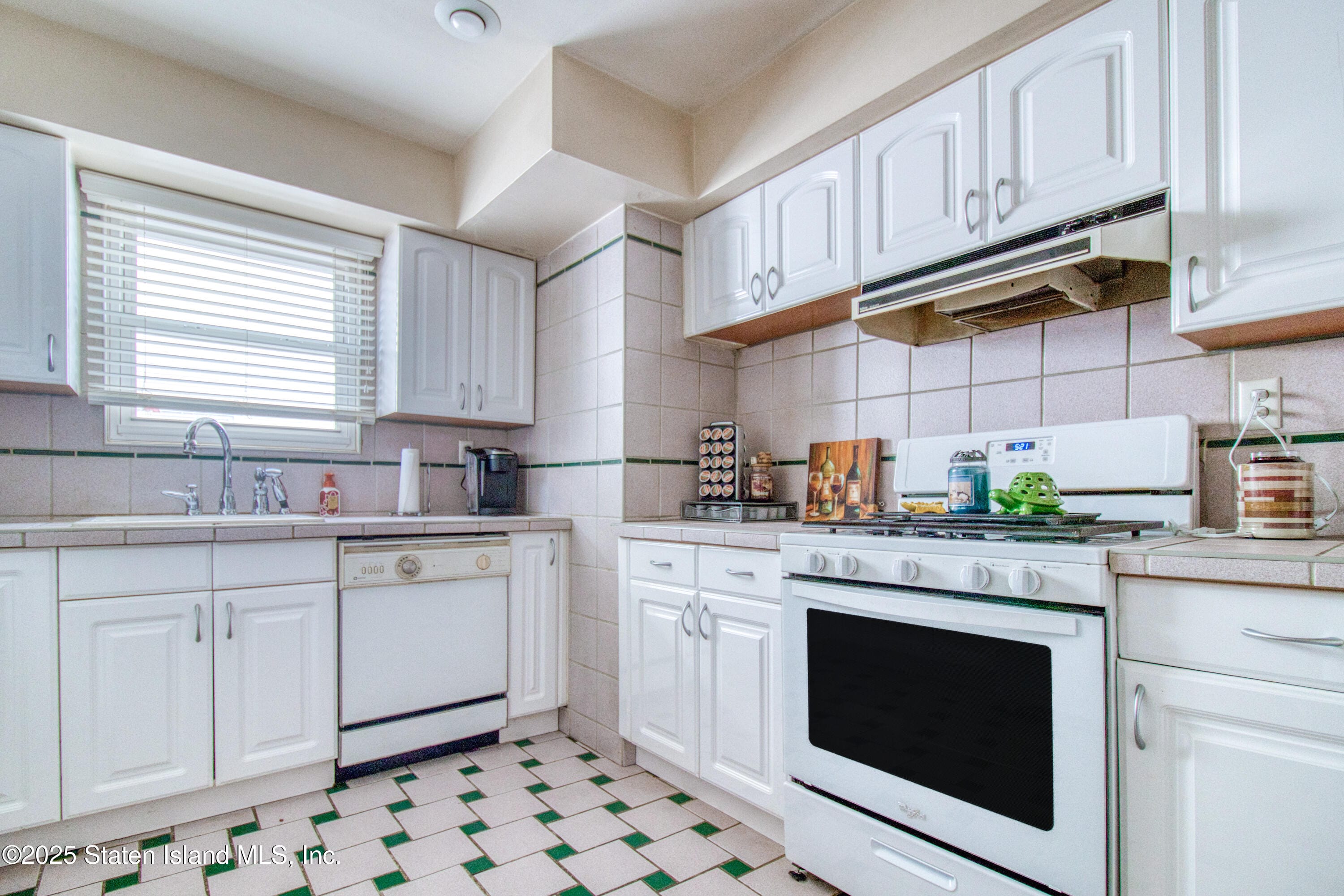 498 Dongan Hills Avenue, Staten Island, NY, 10305 image 9