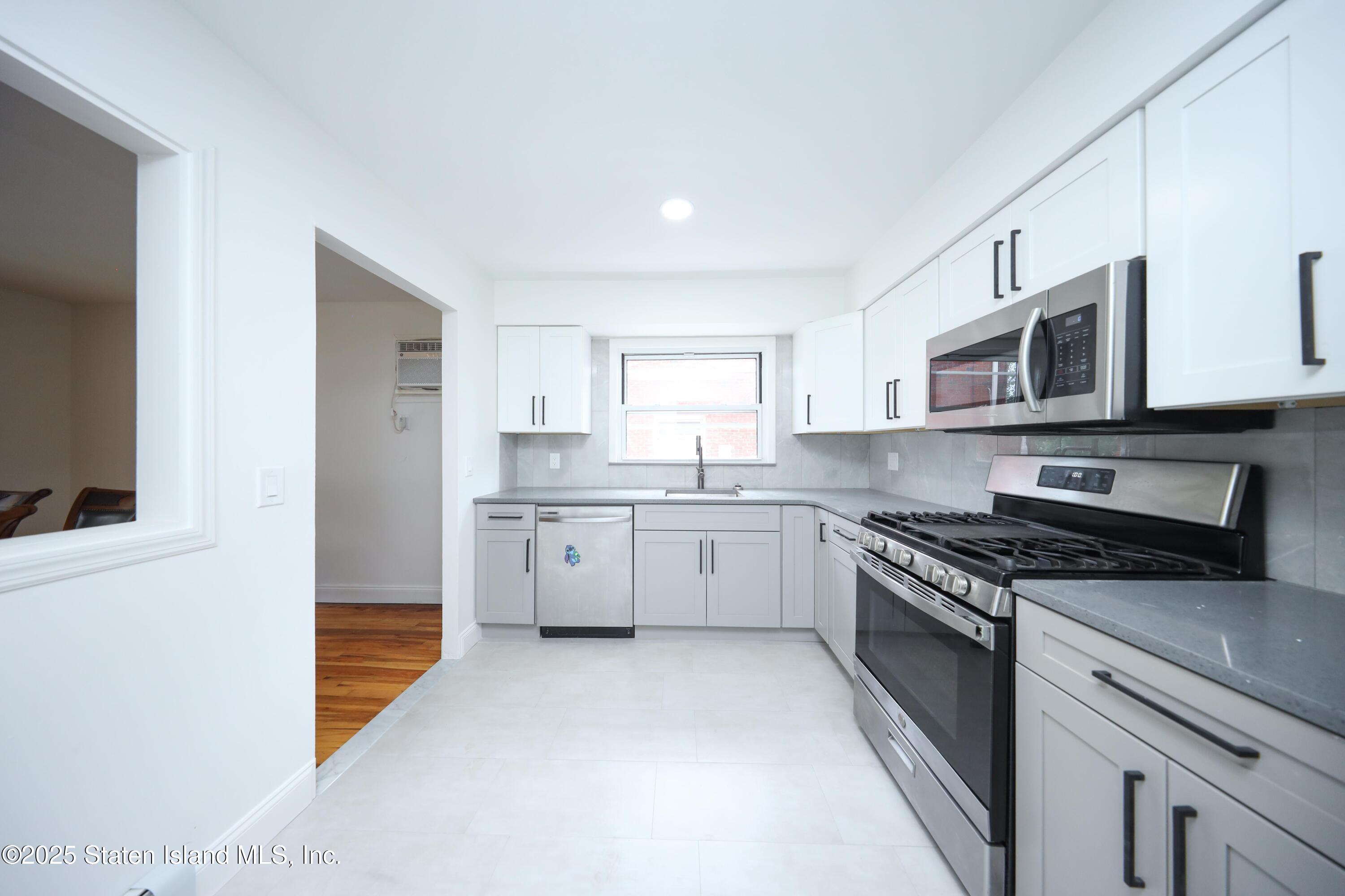 28 N Rhett Avenue, Staten Island, NY, 10308 image 7