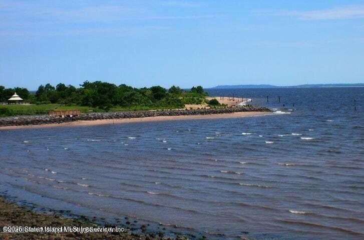 109 Commodore Drive, Staten Island, NY, 10309 image 33