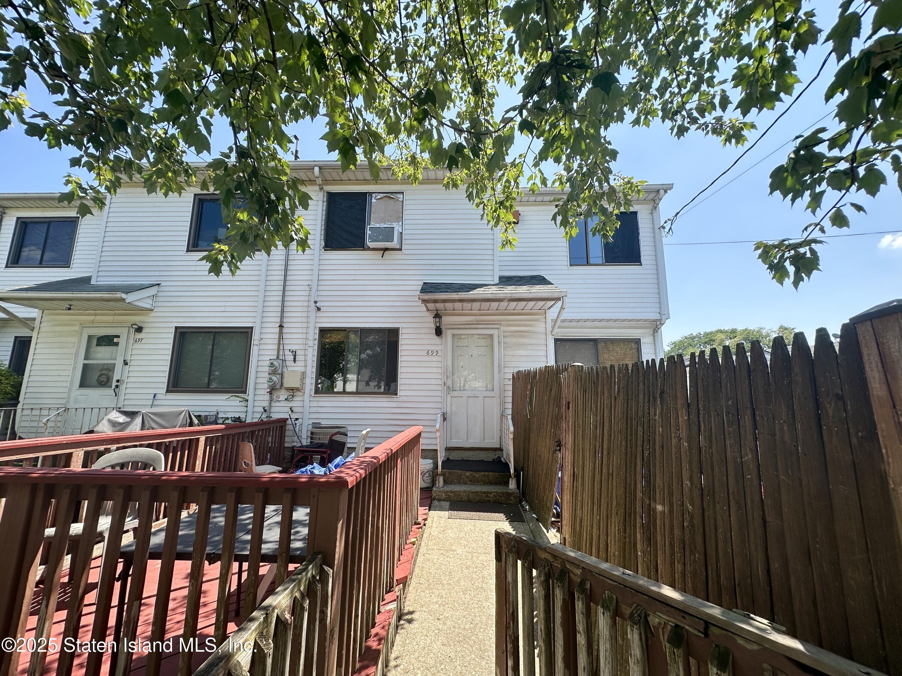 699 Elbe Avenue Image 1