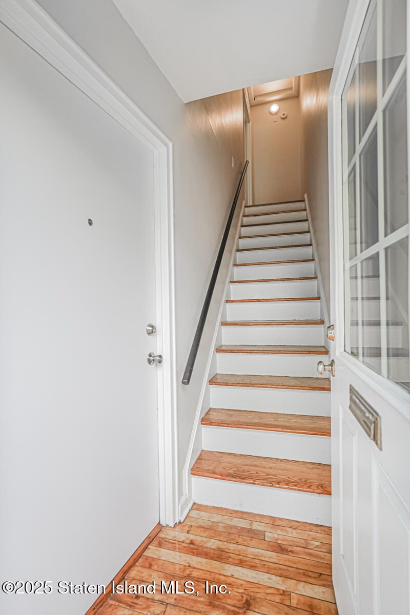 12 Stratford Ave B Image 2