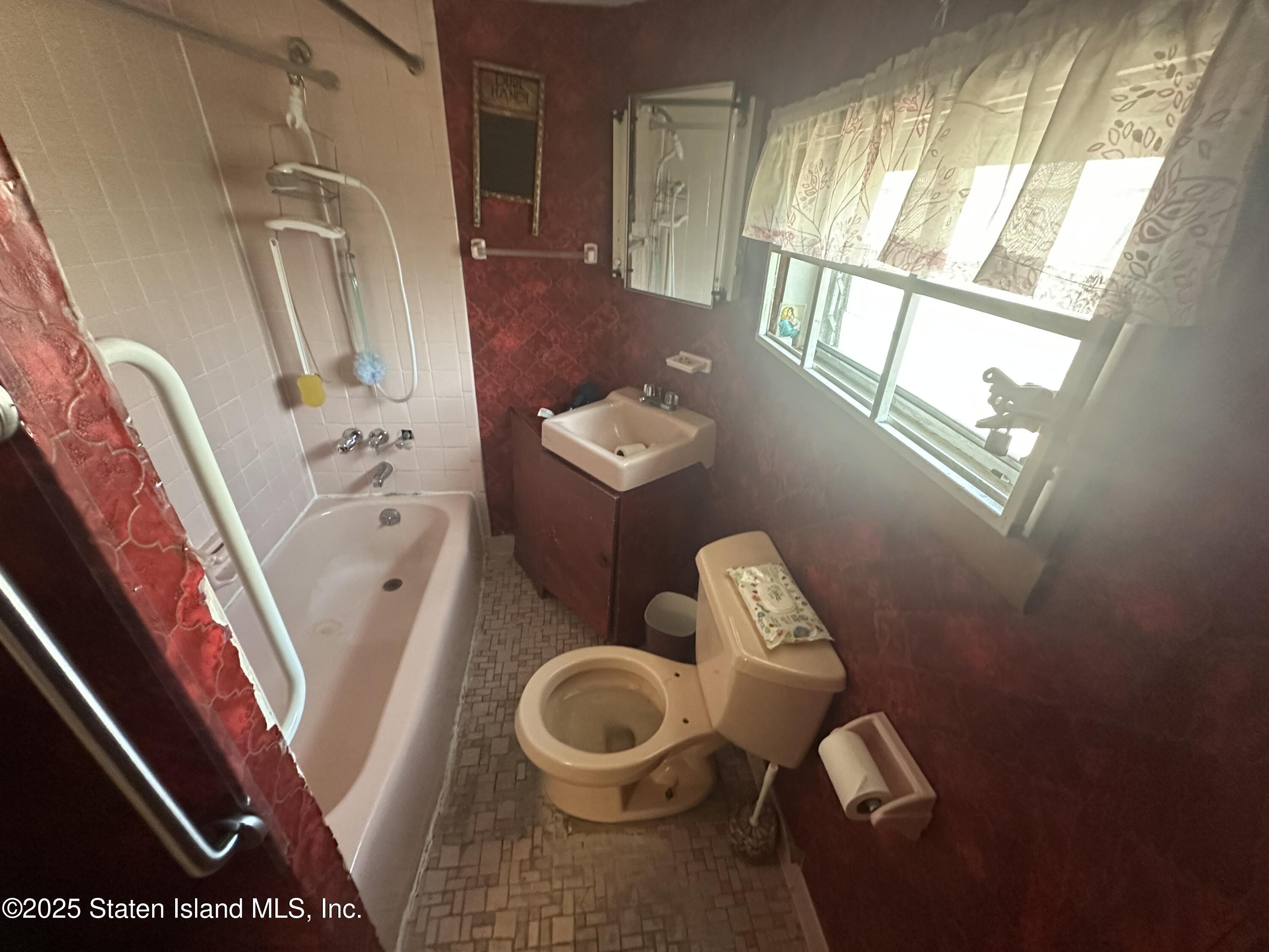 209 Simonson Avenue Image 5