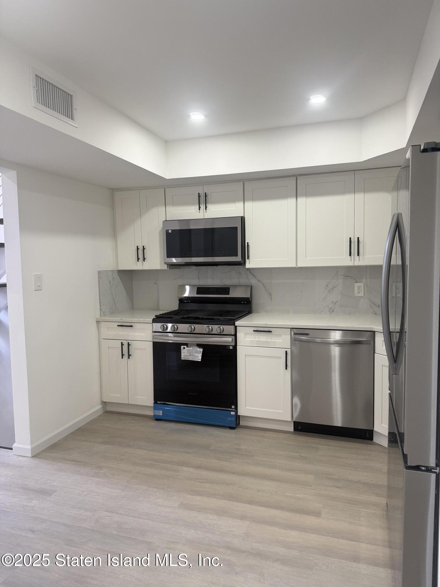 47 Village Lane B, Staten Island, NY, 10312 image 9