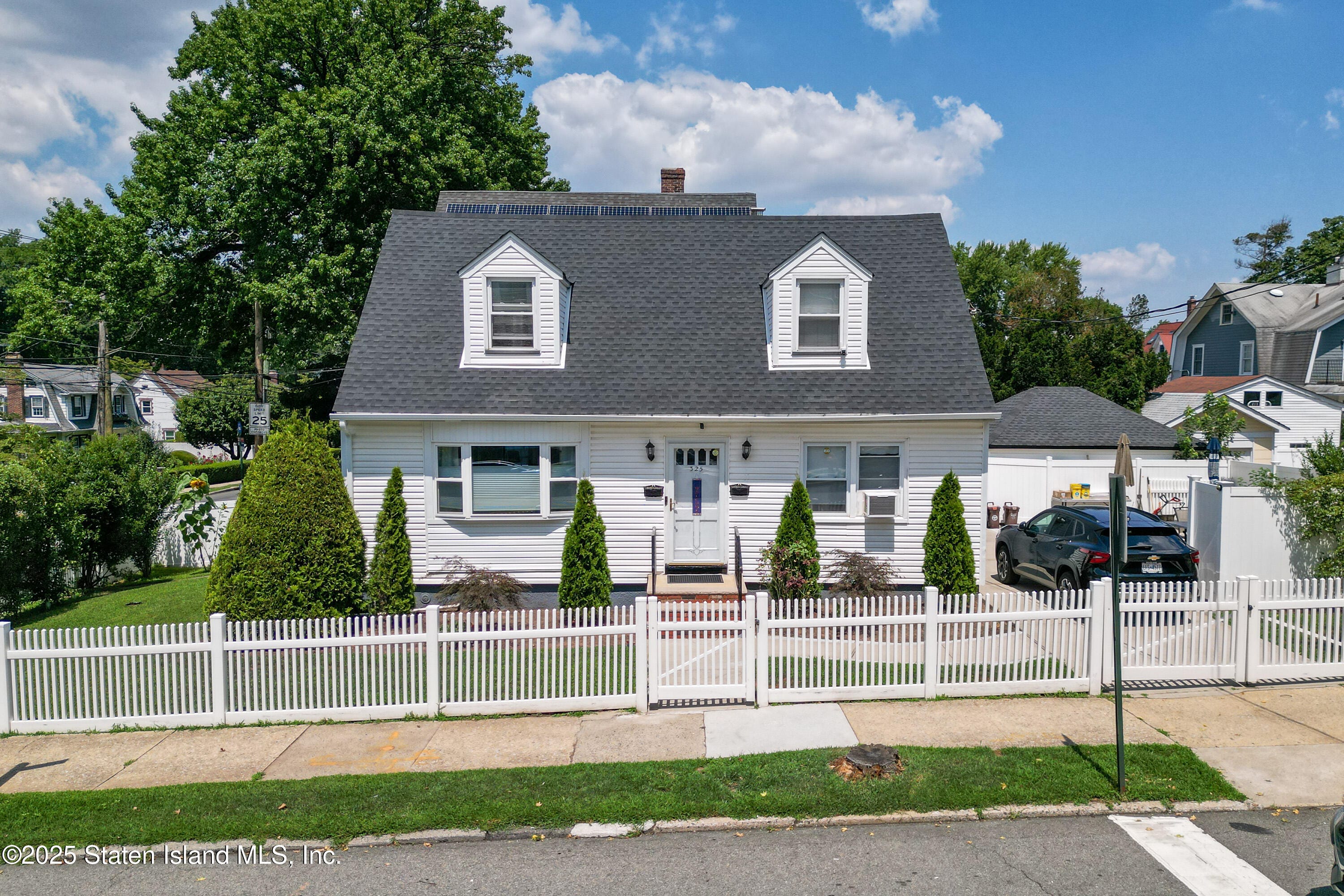 325 College Avenue Image 1