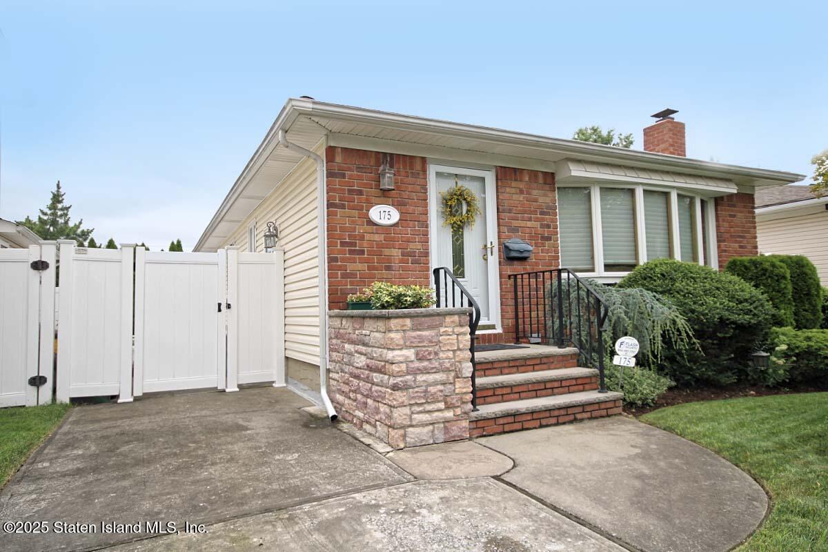 175 Amber Street Image 2