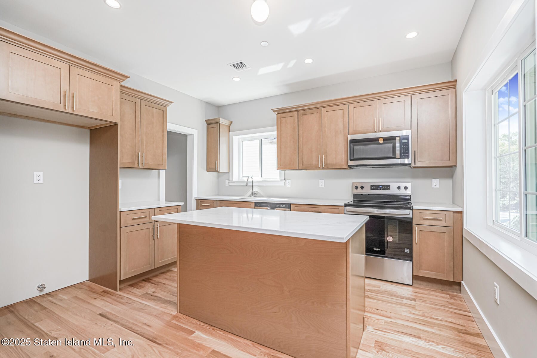 295 Rensselaer Avenue Image 5