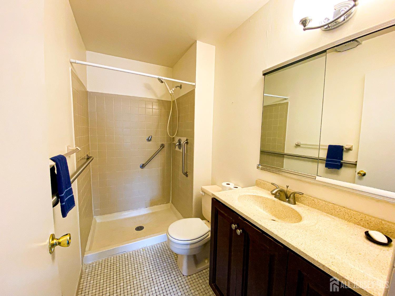 33 Foxhall Street B, Middlesex, NJ, 08846 image 14