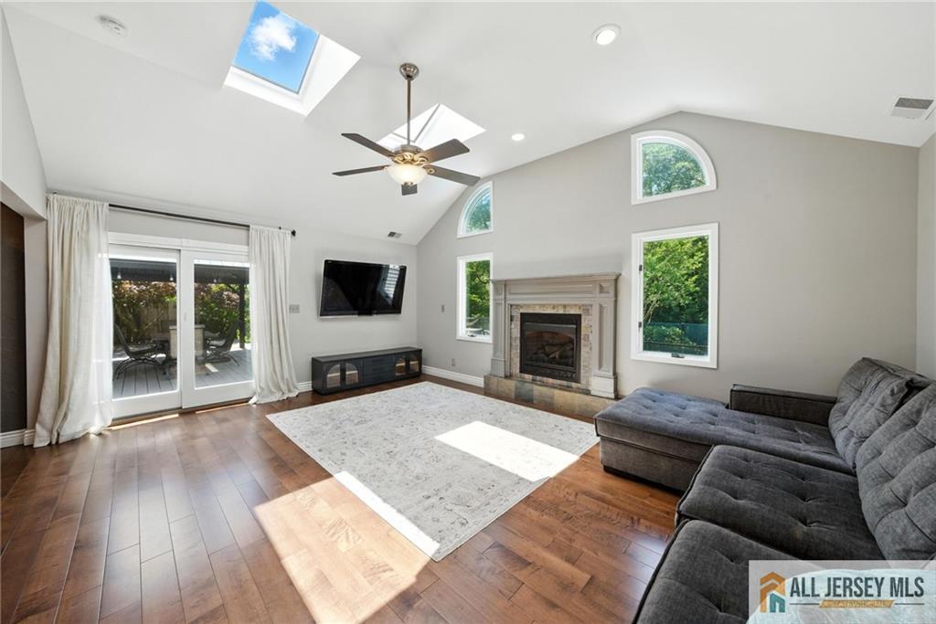 1072 Lake Placid Drive Image 4