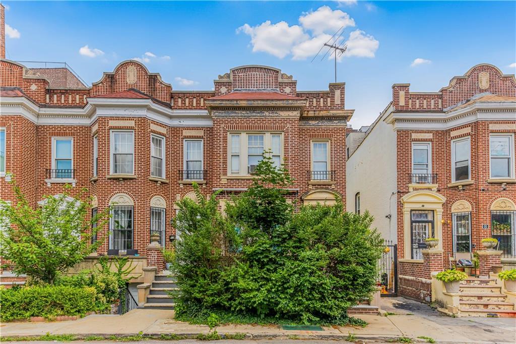 10 Martense Court Image 1