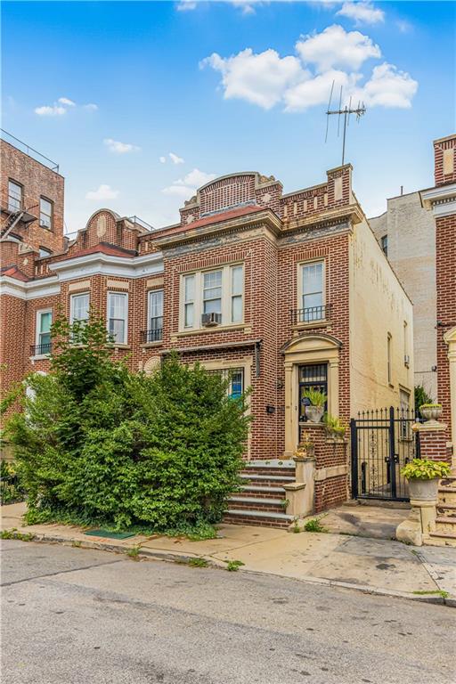 10 Martense Court Image 2