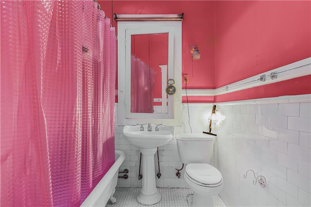 10 Martense Court, Brooklyn, New York, 11226 image 20