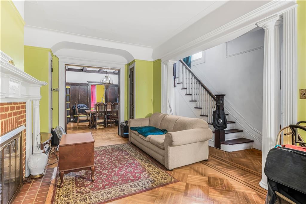 10 Martense Court Image 4