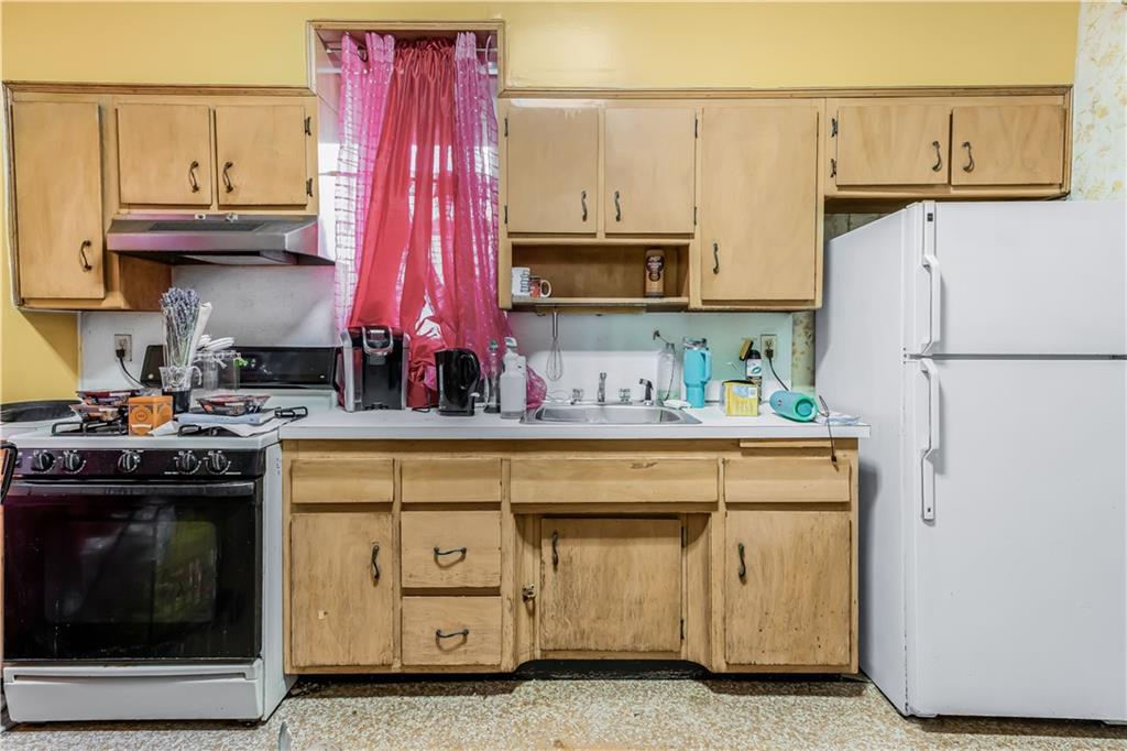 10 Martense Court, Brooklyn, New York, 11226 image 9