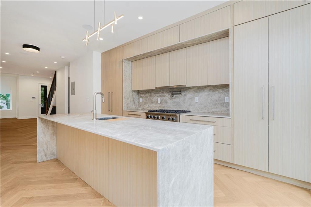 641A Baltic Street Image 4