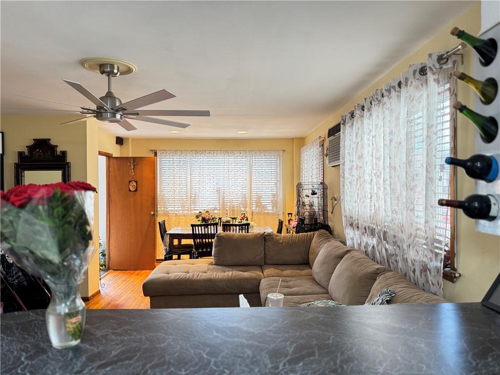 3724 Laurel Avenue, Brooklyn, New York, 11224 image 12