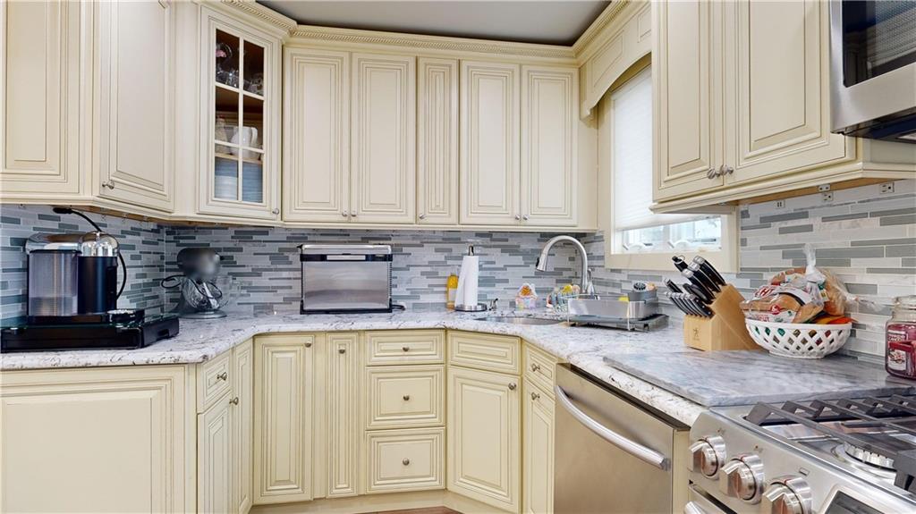 39 Hemlock Court, Staten  Island, New York, 10309 image 13