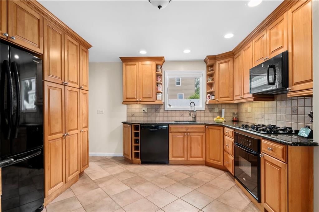 23 Acorn Street Image 4